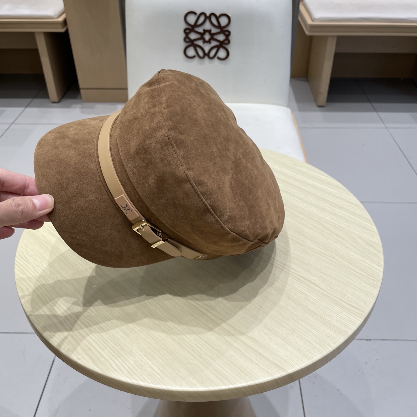 celine塞琳2025秋季新款复古英伦风鸭舌帽时尚轻奢风皮带扣贝雷帽子