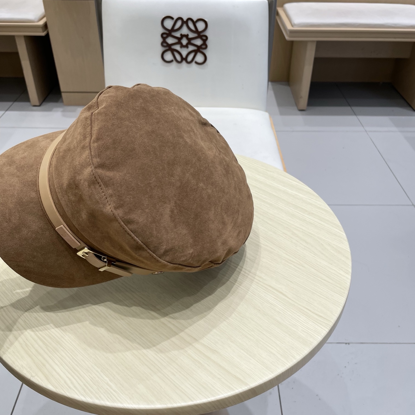 celine塞琳2025秋季新款复古英伦风鸭舌帽时尚轻奢风皮带扣贝雷帽子