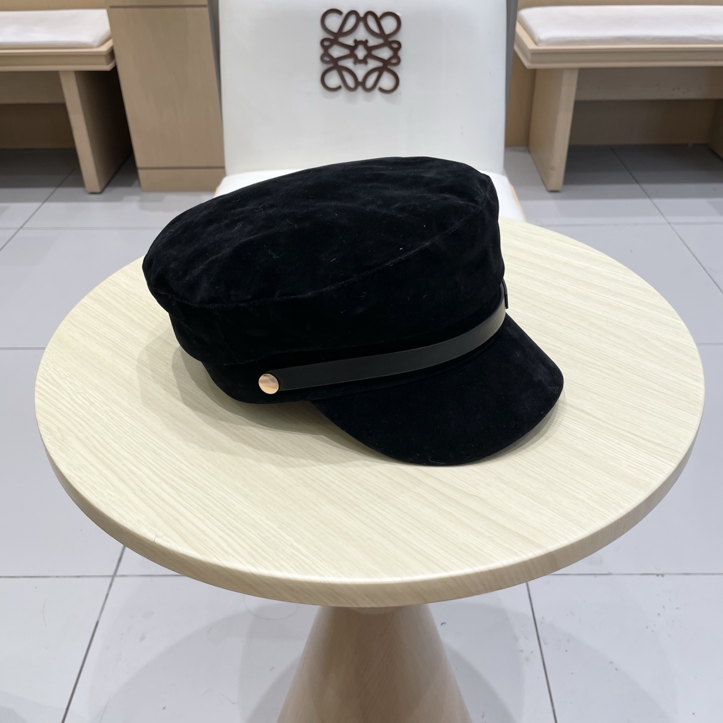 celine塞琳2025秋季新款复古英伦风鸭舌帽时尚轻奢风皮带扣贝雷帽子