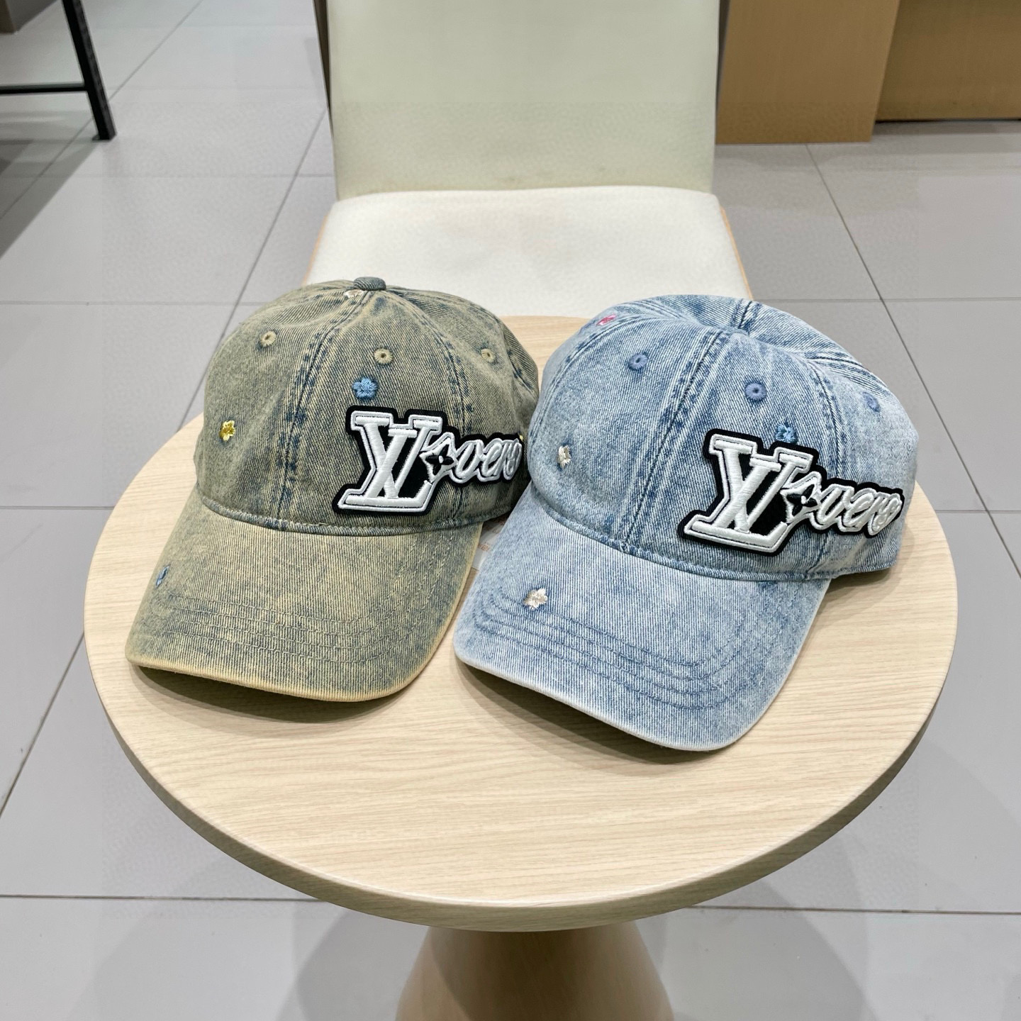 🧢路易威登lv棒球帽 LouisVuitton😍新款重工打造♥️高端大气，百搭款🤗男女通用！