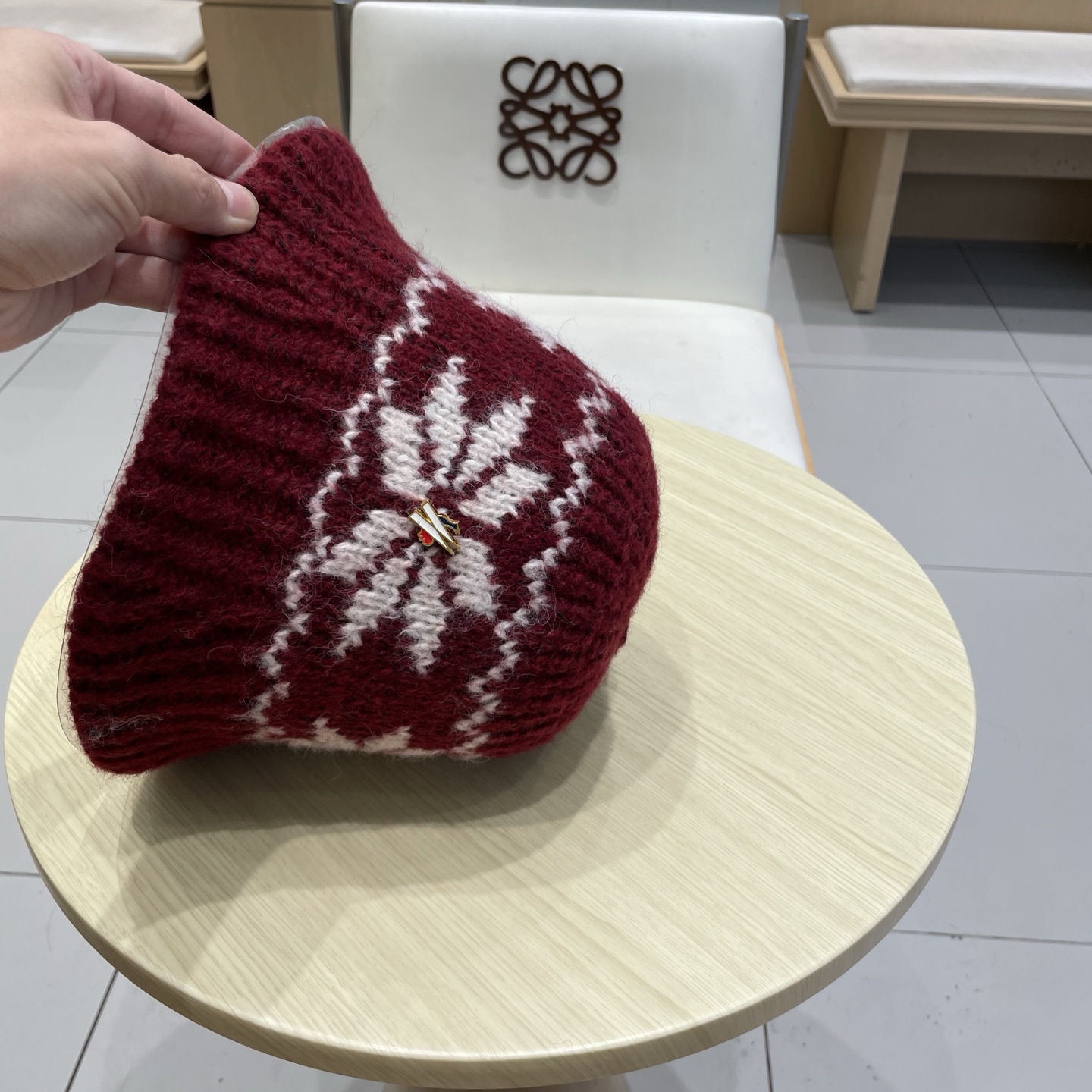 蒙口Moncler盟可睐新款菱形针织水桶帽子女秋冬羊毛混纺渔夫帽保暖护耳毛线帽女