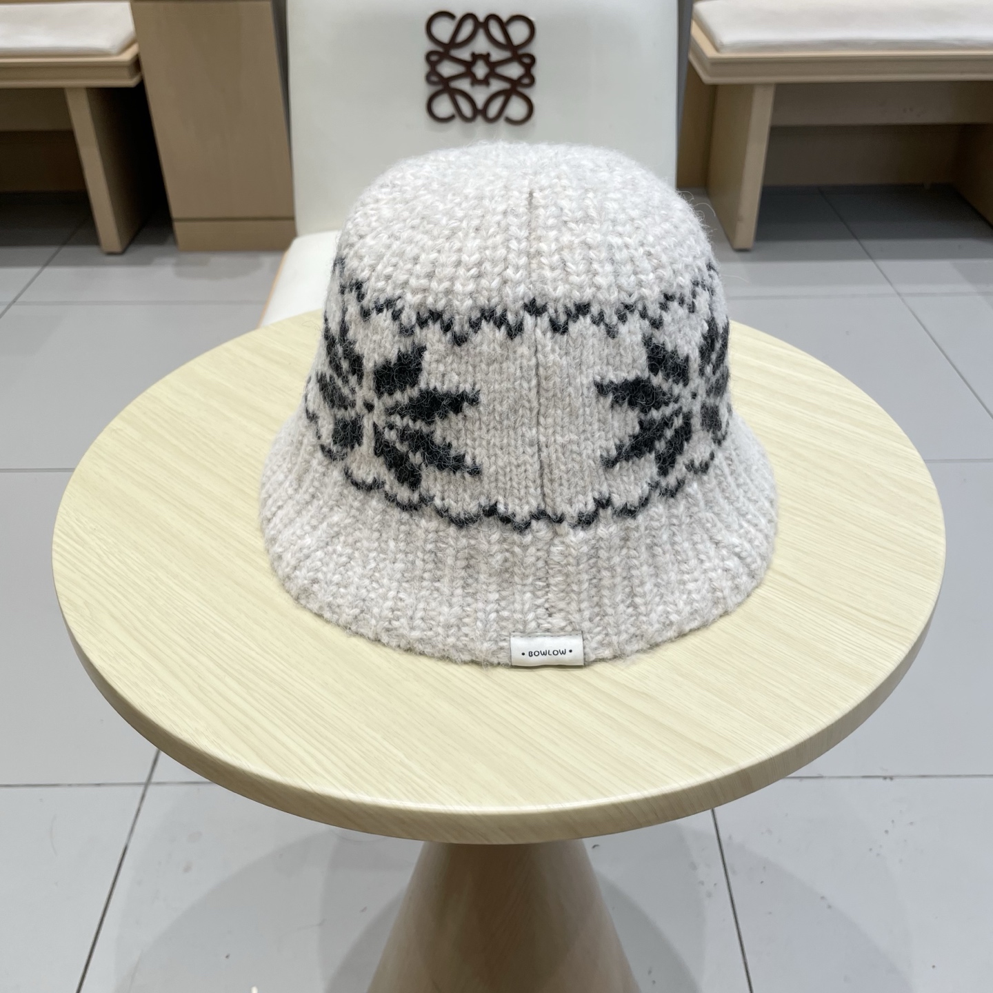 蒙口Moncler盟可睐新款菱形针织水桶帽子女秋冬羊毛混纺渔夫帽保暖护耳毛线帽女