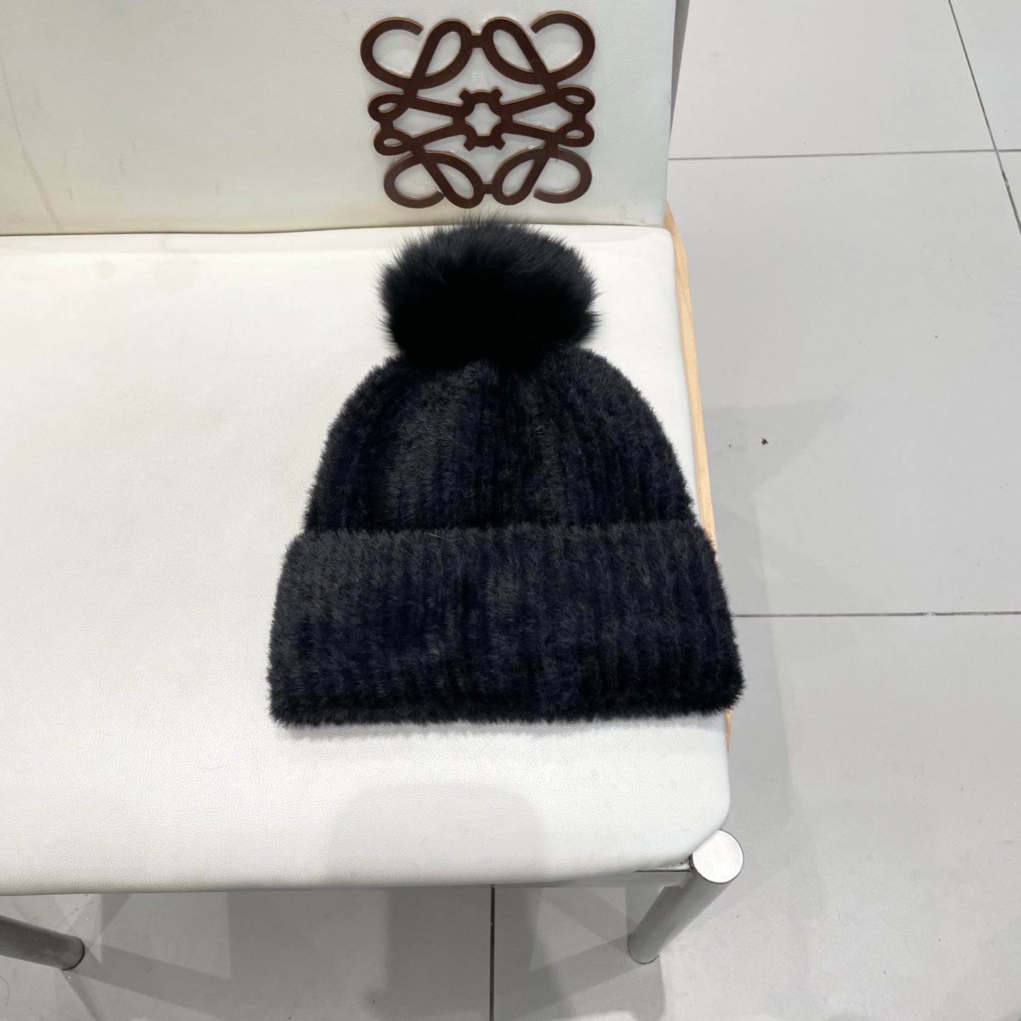 🧢普拉达PRADA👒 秋冬新款配狐狸毛球专柜针织毛线帽，超火爆💖质感一流，出街超好搭配！减龄神器