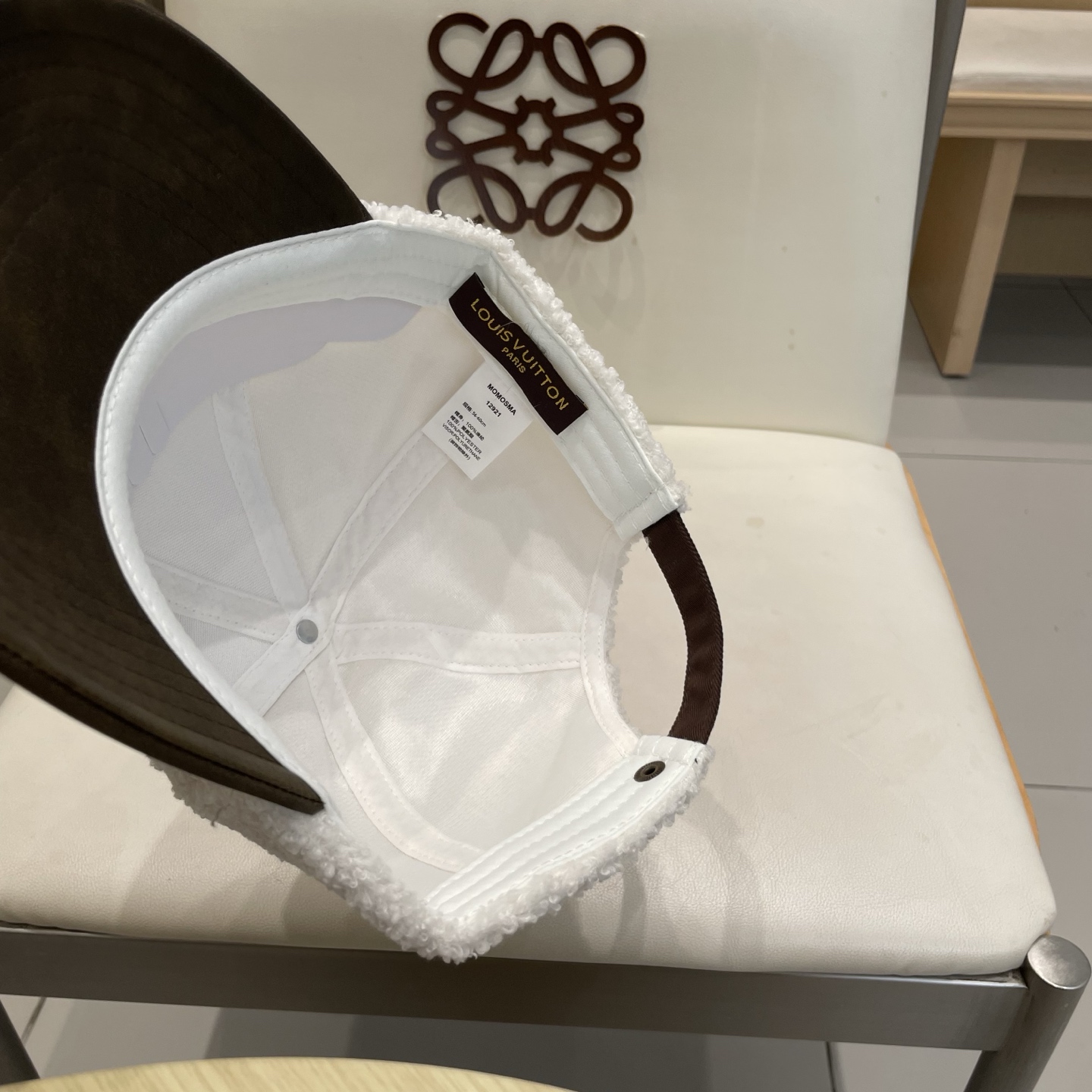 🧢路易威登LV羊羔毛棒球帽 👒潮流前线👍懂货的来 新款小羊皮帽檐，质感超好，简约大气，时尚百搭棒球帽，帽