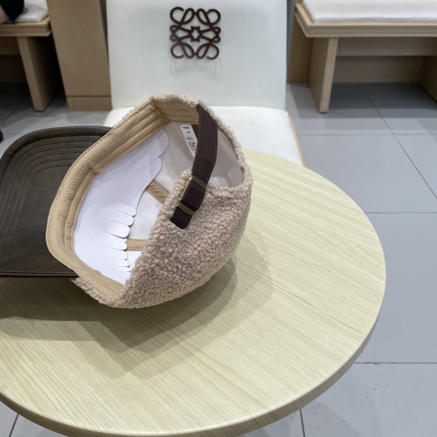 🧢路易威登LV羊羔毛棒球帽 👒潮流前线👍懂货的来 新款小羊皮帽檐，质感超好，简约大气，时尚百搭棒球帽，帽