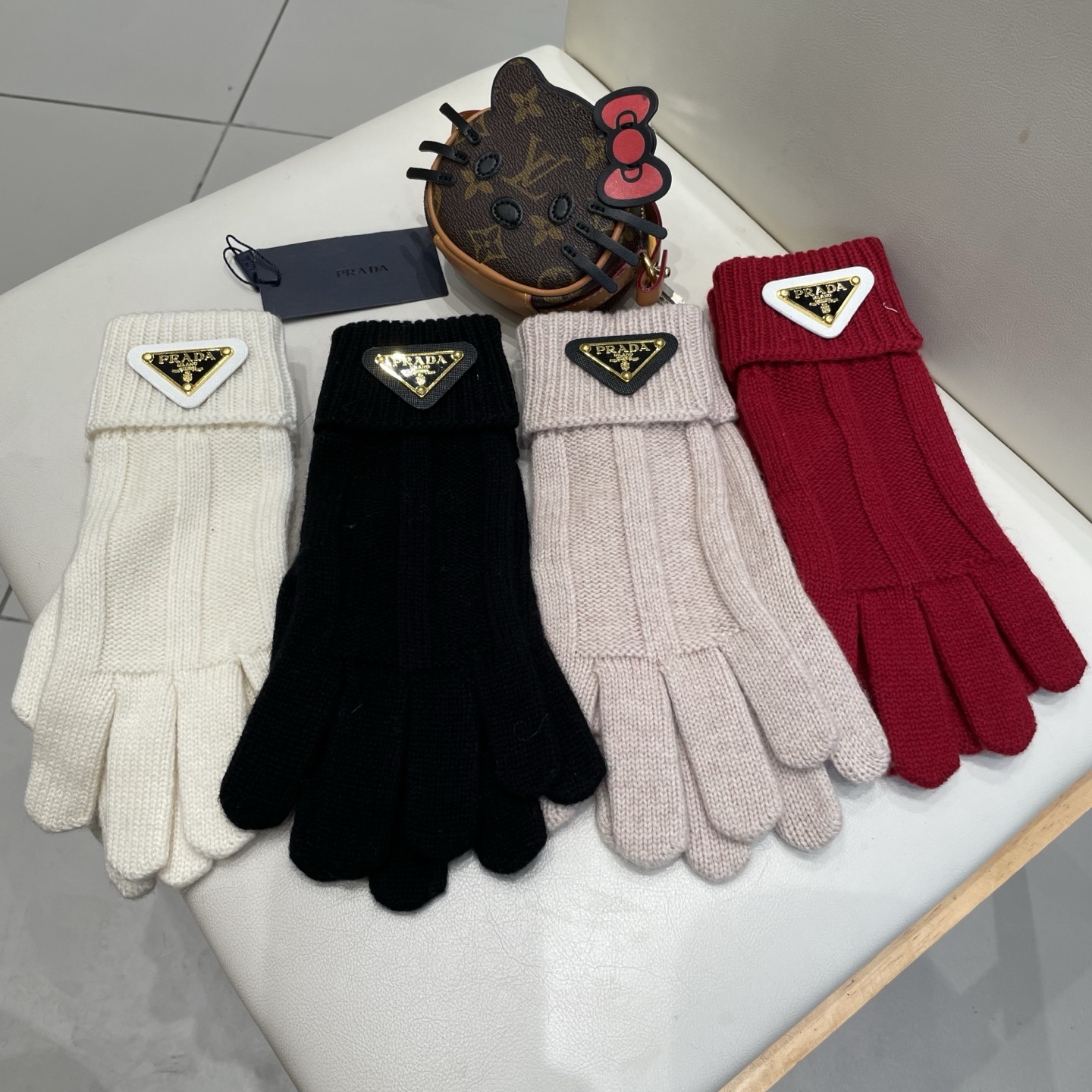 🆕rada普拉达新款针织羊毛手套，高品质。