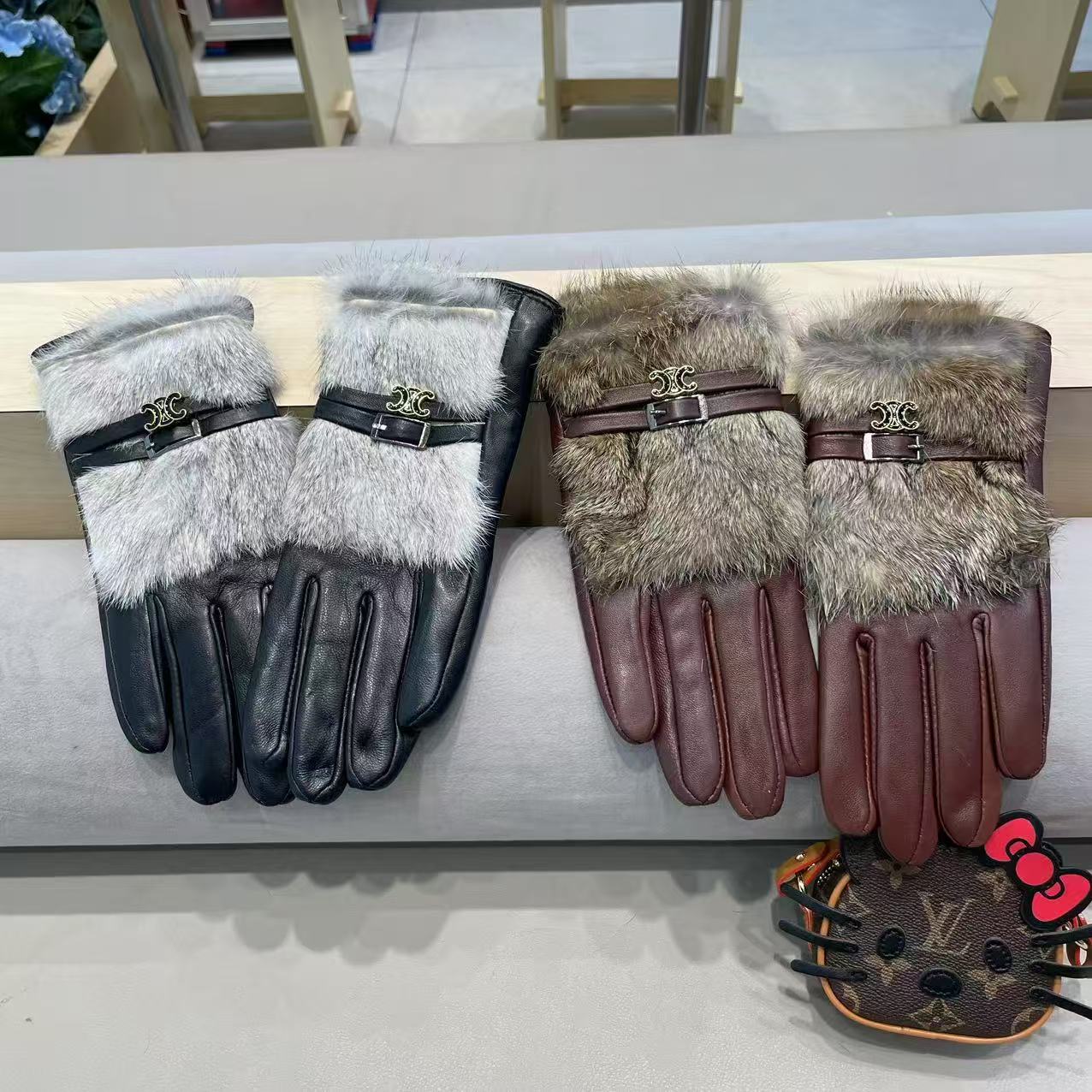 塞琳Celine2024秋冬双C懒兔毛羊皮手套👍手机触屏，秒杀市场差产品，进口一级羊皮➕懒兔毛内里加绒 
