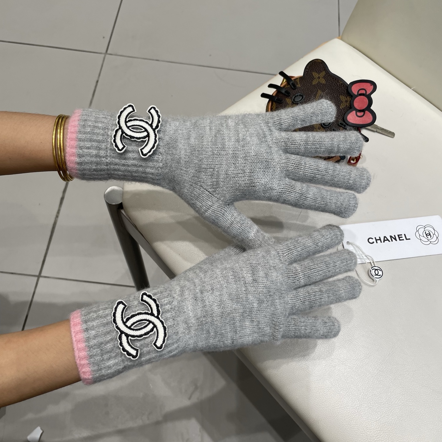 Chanel 专柜新品羊毛手套，。时尚手套，秋冬保暖加绒内里，上手超舒适柔软、百搭！均码