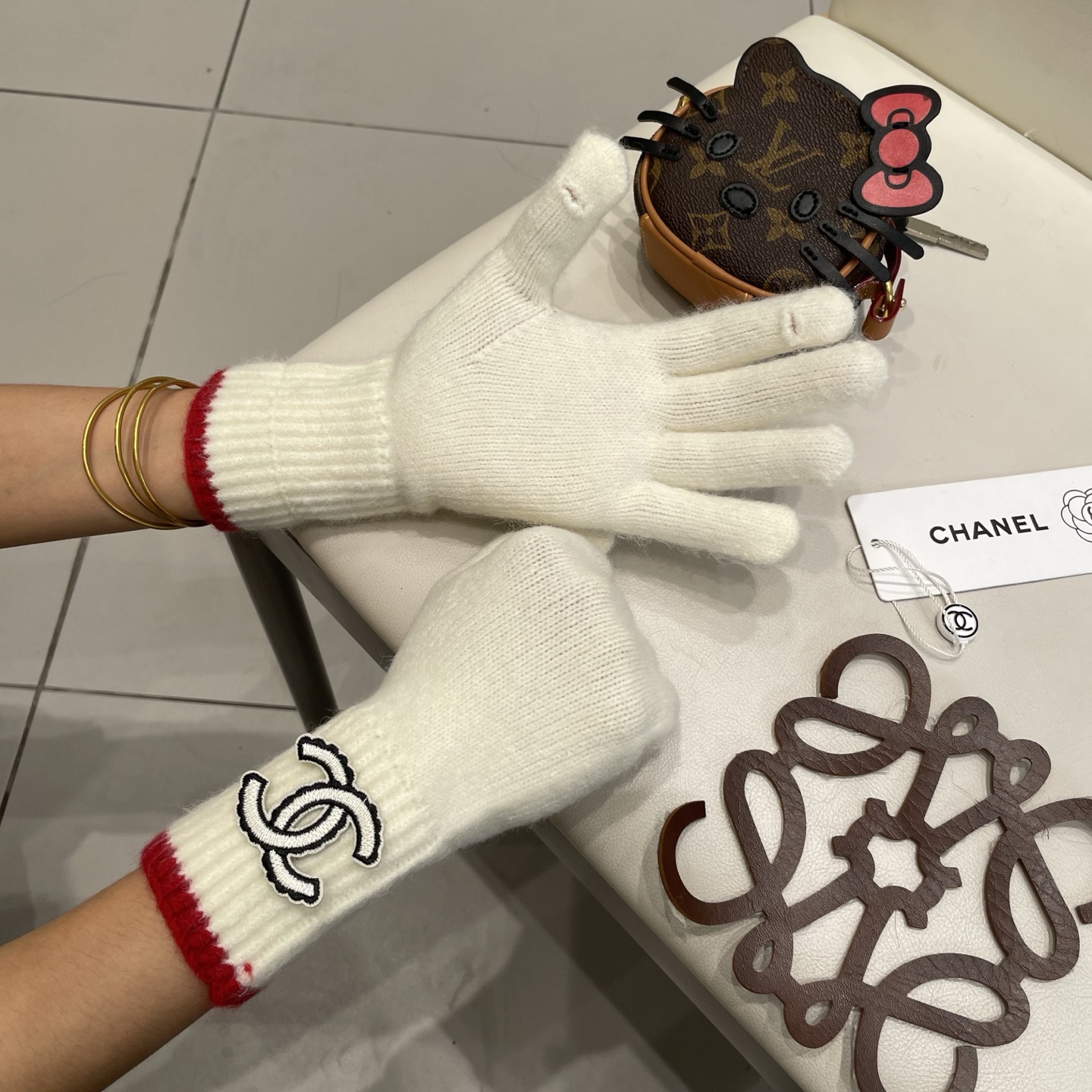 Chanel 专柜新品羊毛手套，。时尚手套，秋冬保暖加绒内里，上手超舒适柔软、百搭！均码