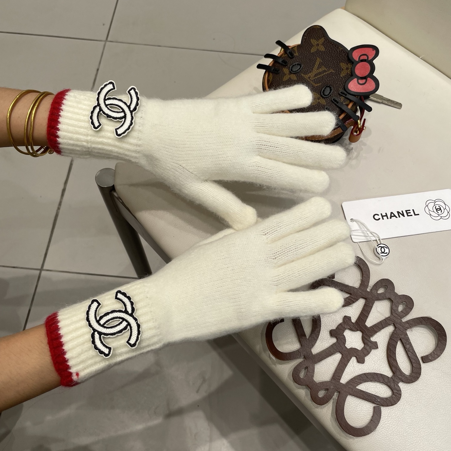 Chanel 专柜新品羊毛手套，。时尚手套，秋冬保暖加绒内里，上手超舒适柔软、百搭！均码