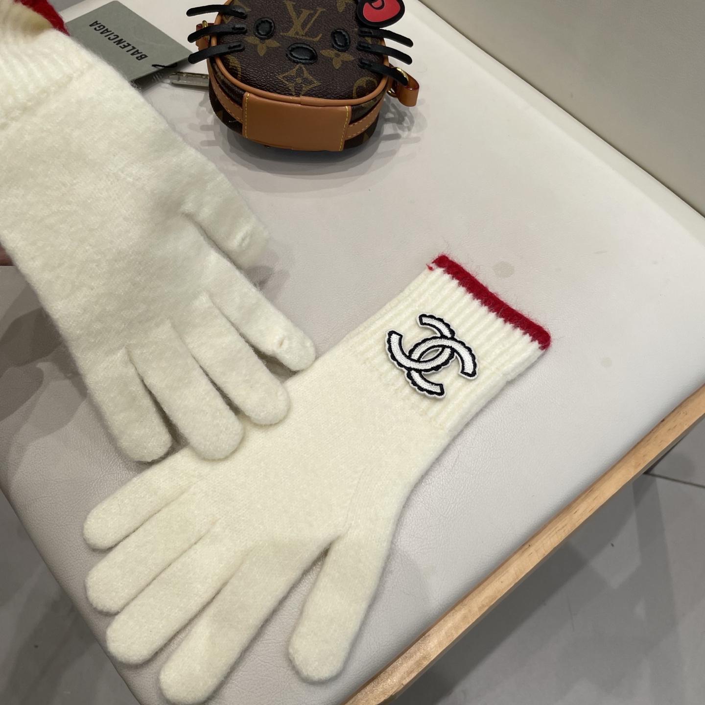Chanel 专柜新品羊毛手套，。时尚手套，秋冬保暖加绒内里，上手超舒适柔软、百搭！均码