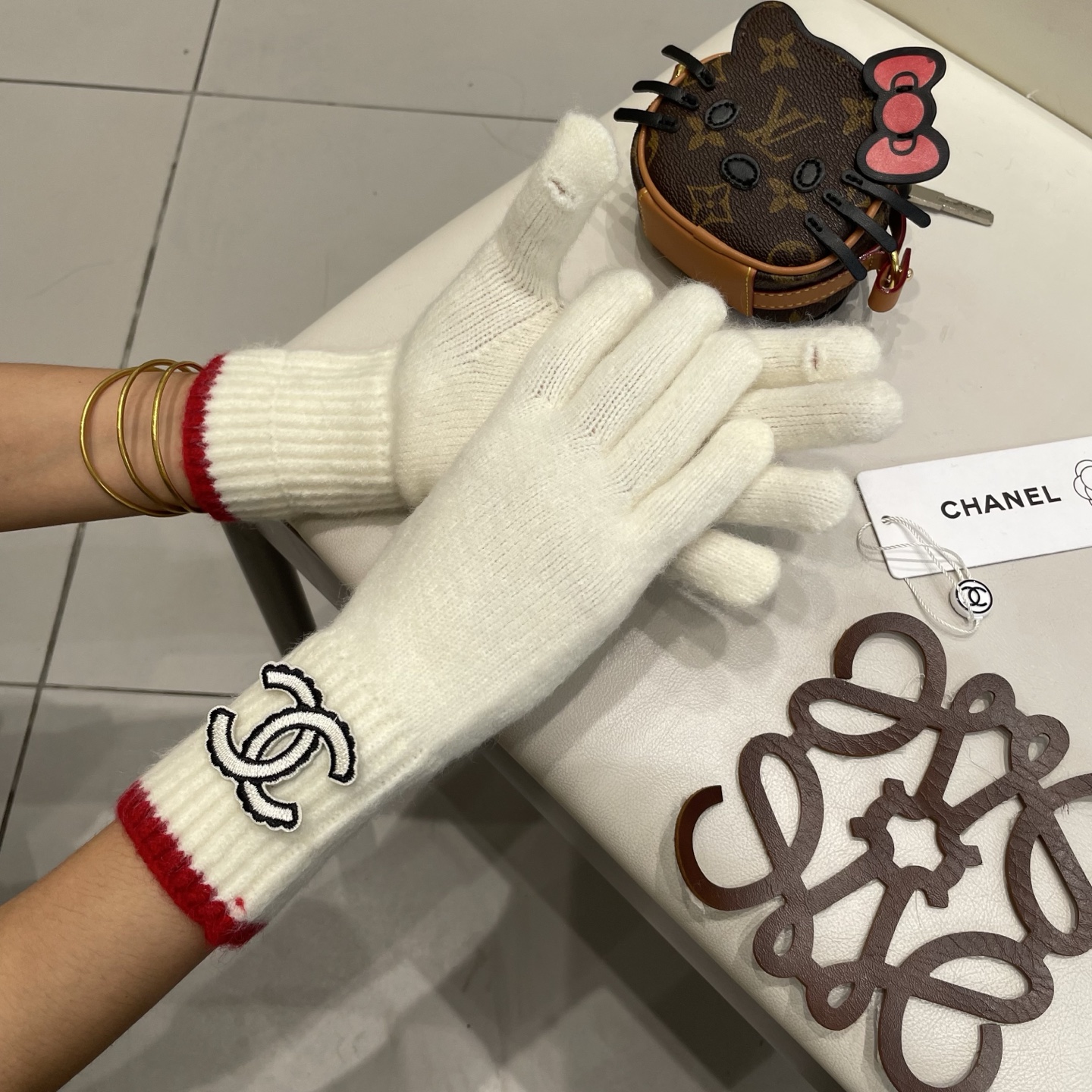 Chanel 专柜新品羊毛手套，。时尚手套，秋冬保暖加绒内里，上手超舒适柔软、百搭！均码