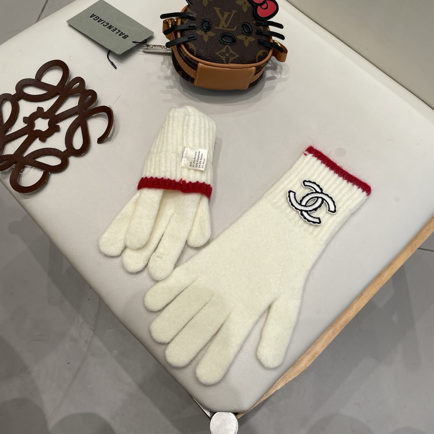 Chanel 专柜新品羊毛手套，。时尚手套，秋冬保暖加绒内里，上手超舒适柔软、百搭！均码