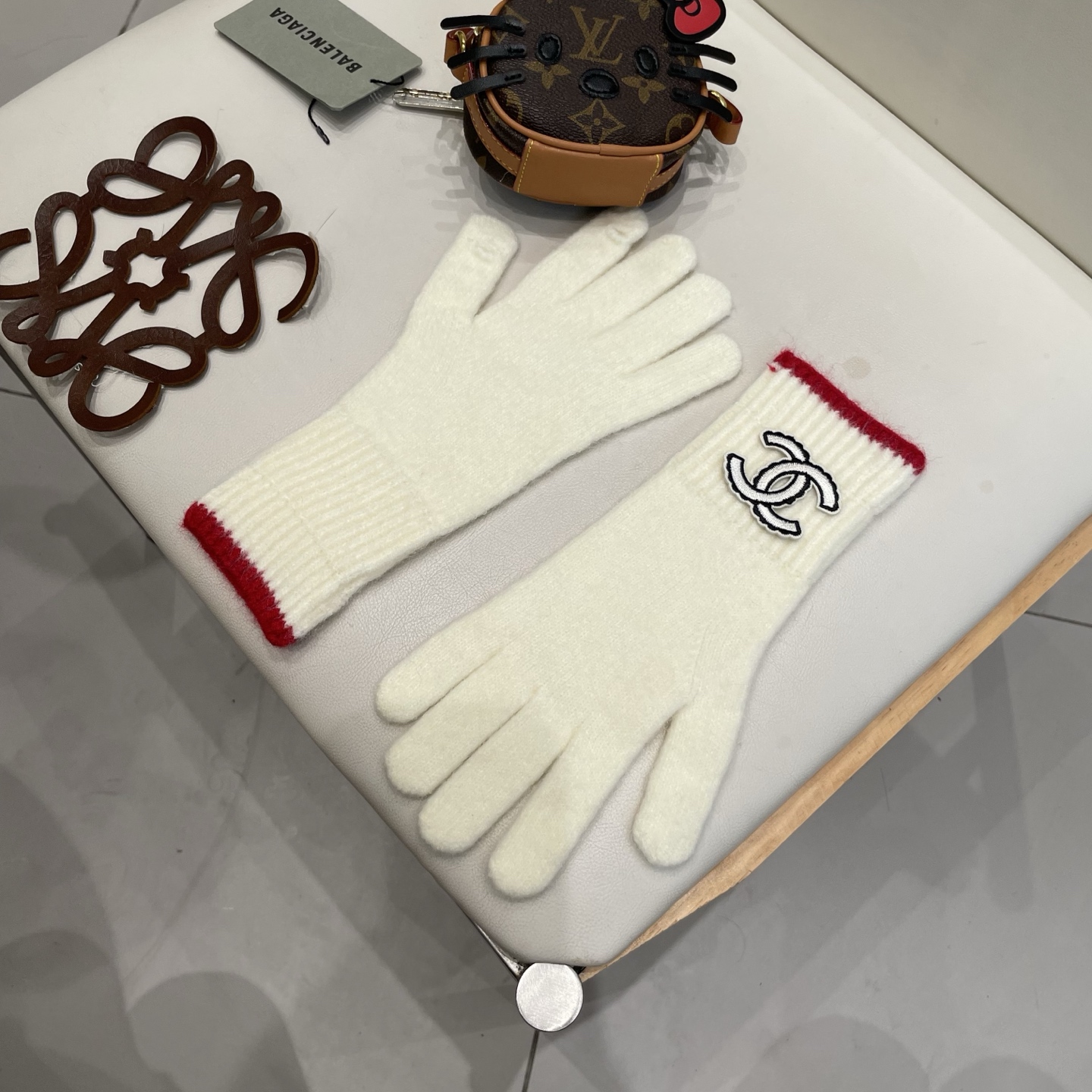 Chanel 专柜新品羊毛手套，。时尚手套，秋冬保暖加绒内里，上手超舒适柔软、百搭！均码