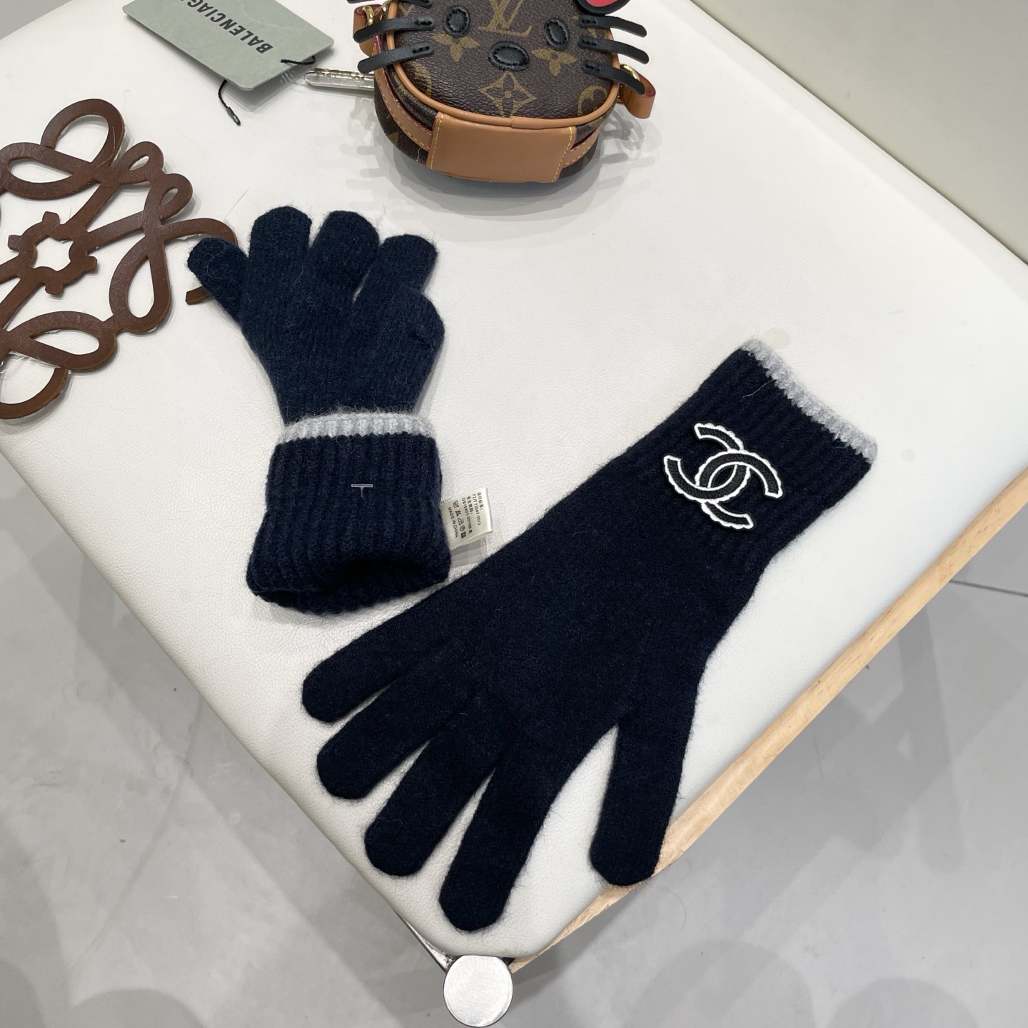 Chanel 专柜新品羊毛手套，。时尚手套，秋冬保暖加绒内里，上手超舒适柔软、百搭！均码