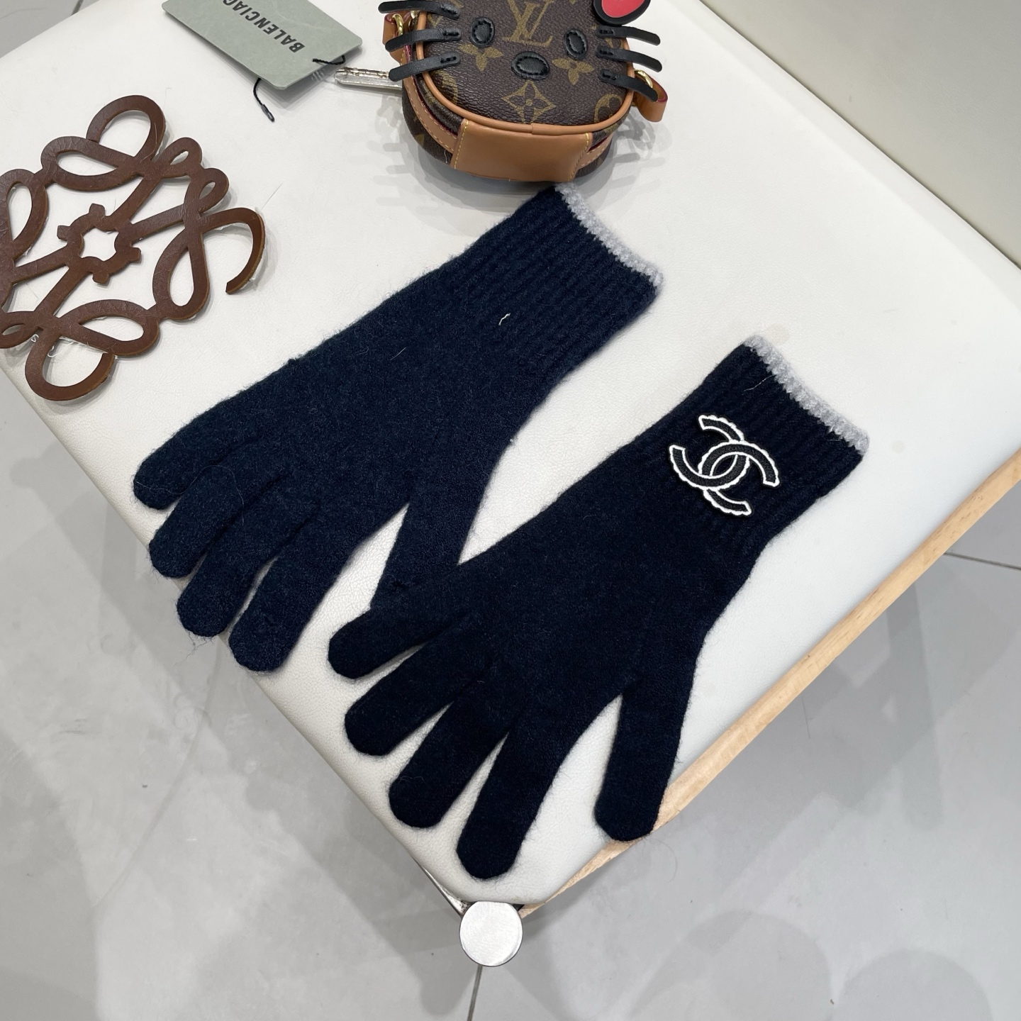 Chanel 专柜新品羊毛手套，。时尚手套，秋冬保暖加绒内里，上手超舒适柔软、百搭！均码