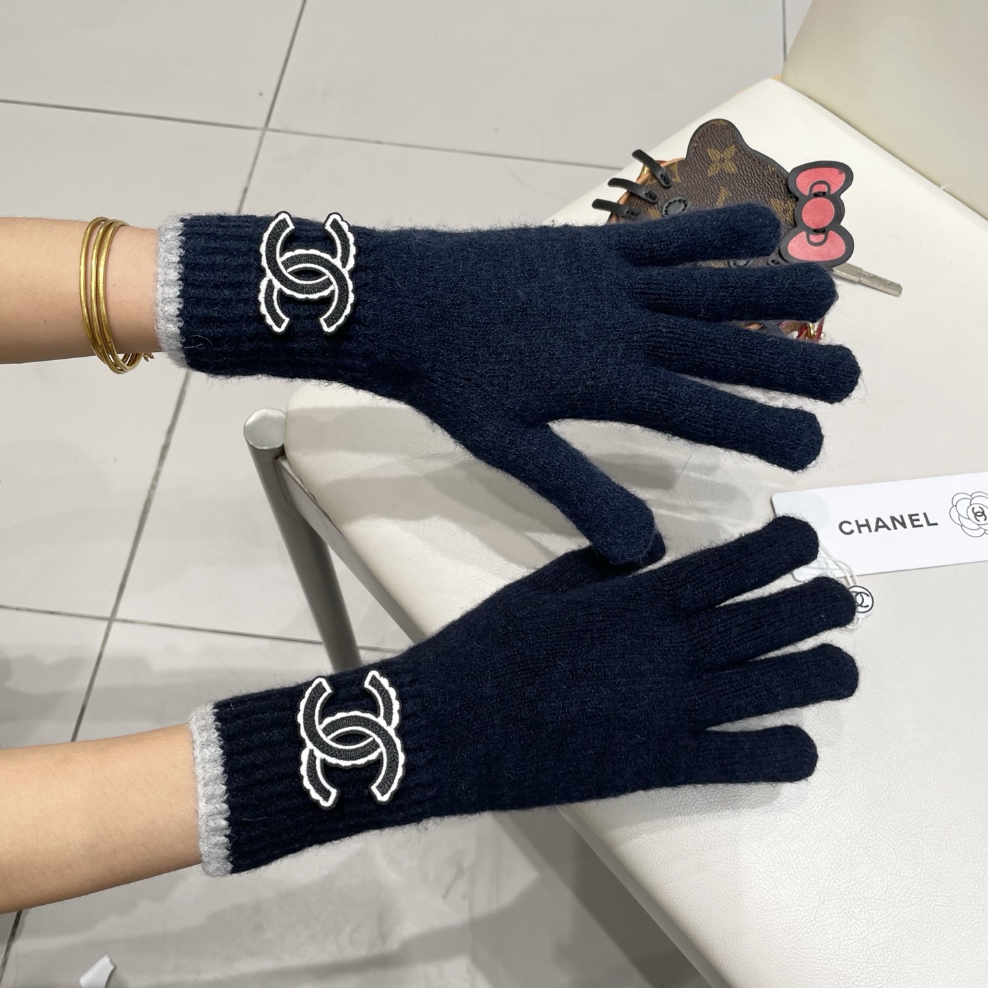 Chanel 专柜新品羊毛手套，。时尚手套，秋冬保暖加绒内里，上手超舒适柔软、百搭！均码