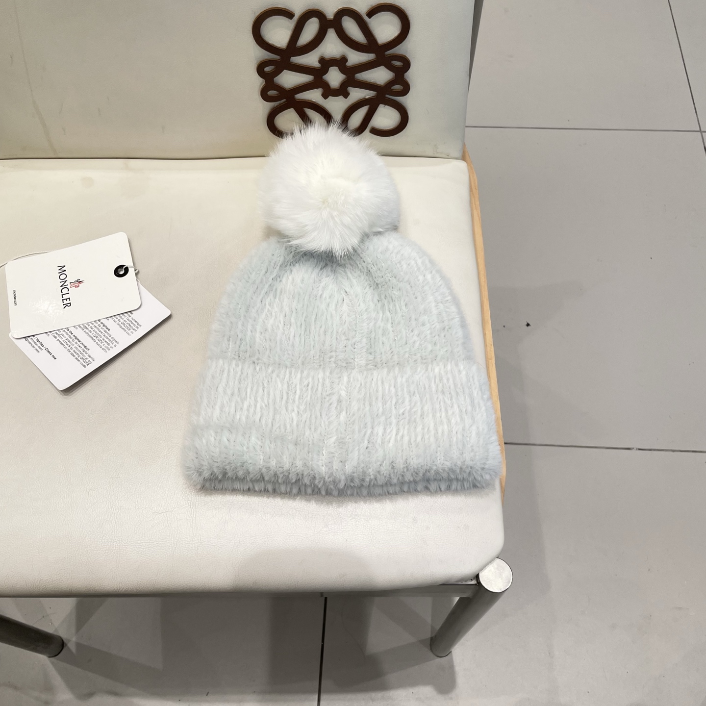 moncler2025新款秋冬韩版纯色毛线帽超大狐狸球保暖舒适针织帽保暖跨境欧