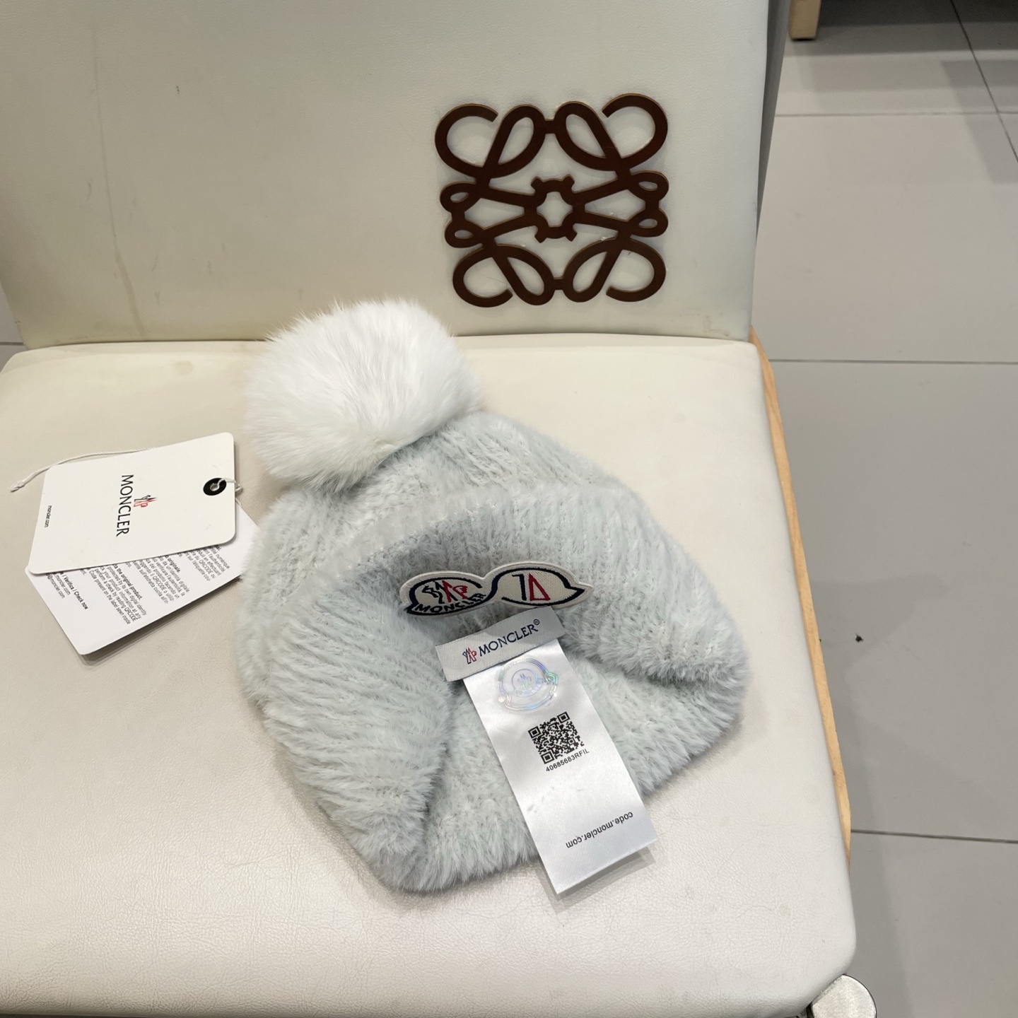 moncler2025新款秋冬韩版纯色毛线帽超大狐狸球保暖舒适针织帽保暖跨境欧