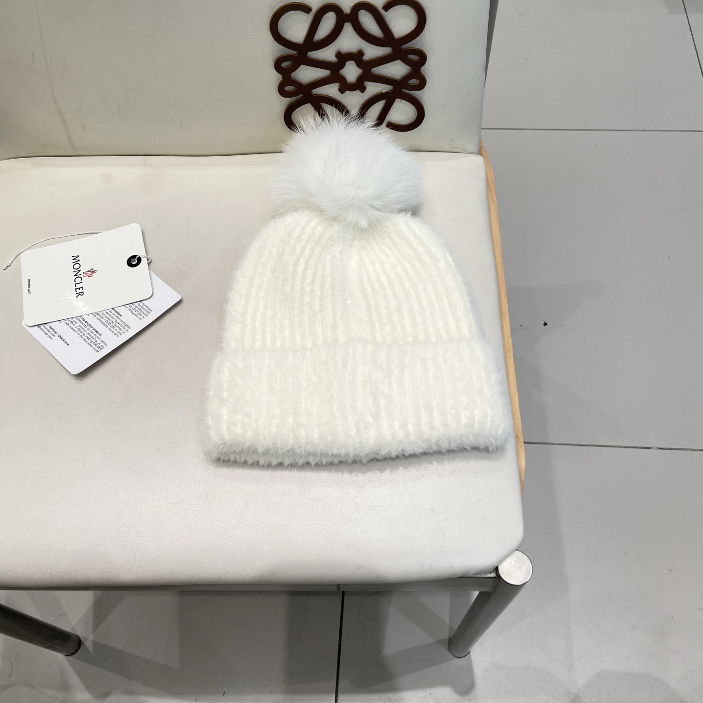 moncler2025新款秋冬韩版纯色毛线帽超大狐狸球保暖舒适针织帽保暖跨境欧