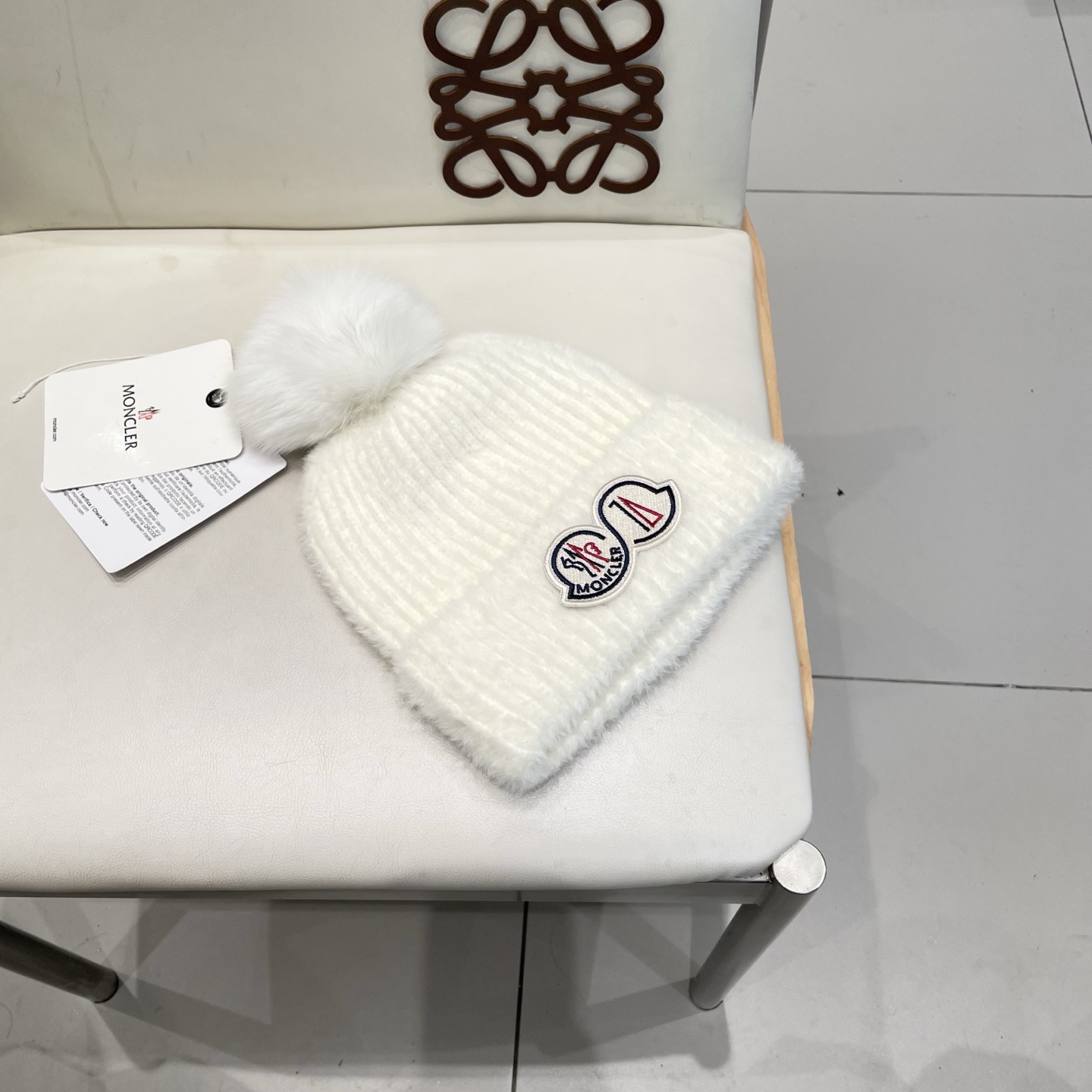 moncler2025新款秋冬韩版纯色毛线帽超大狐狸球保暖舒适针织帽保暖跨境欧