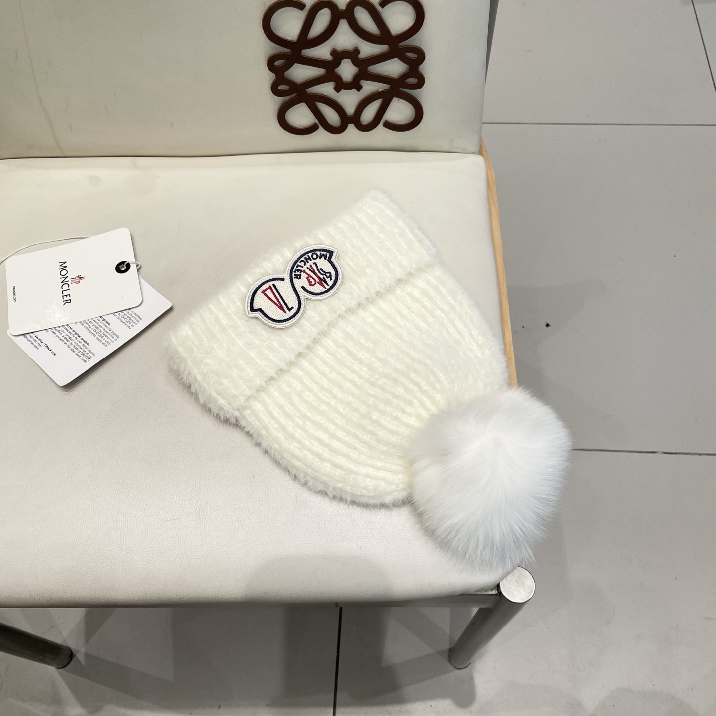 moncler2025新款秋冬韩版纯色毛线帽超大狐狸球保暖舒适针织帽保暖跨境欧