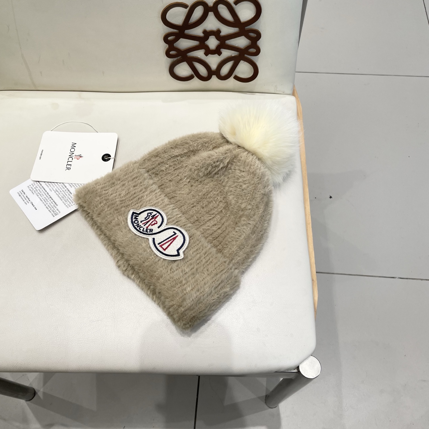 moncler2025新款秋冬韩版纯色毛线帽超大狐狸球保暖舒适针织帽保暖跨境欧