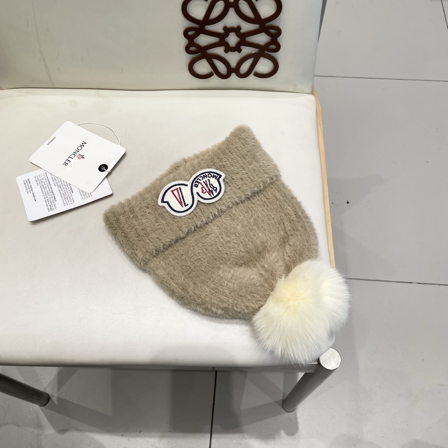 moncler2025新款秋冬韩版纯色毛线帽超大狐狸球保暖舒适针织帽保暖跨境欧