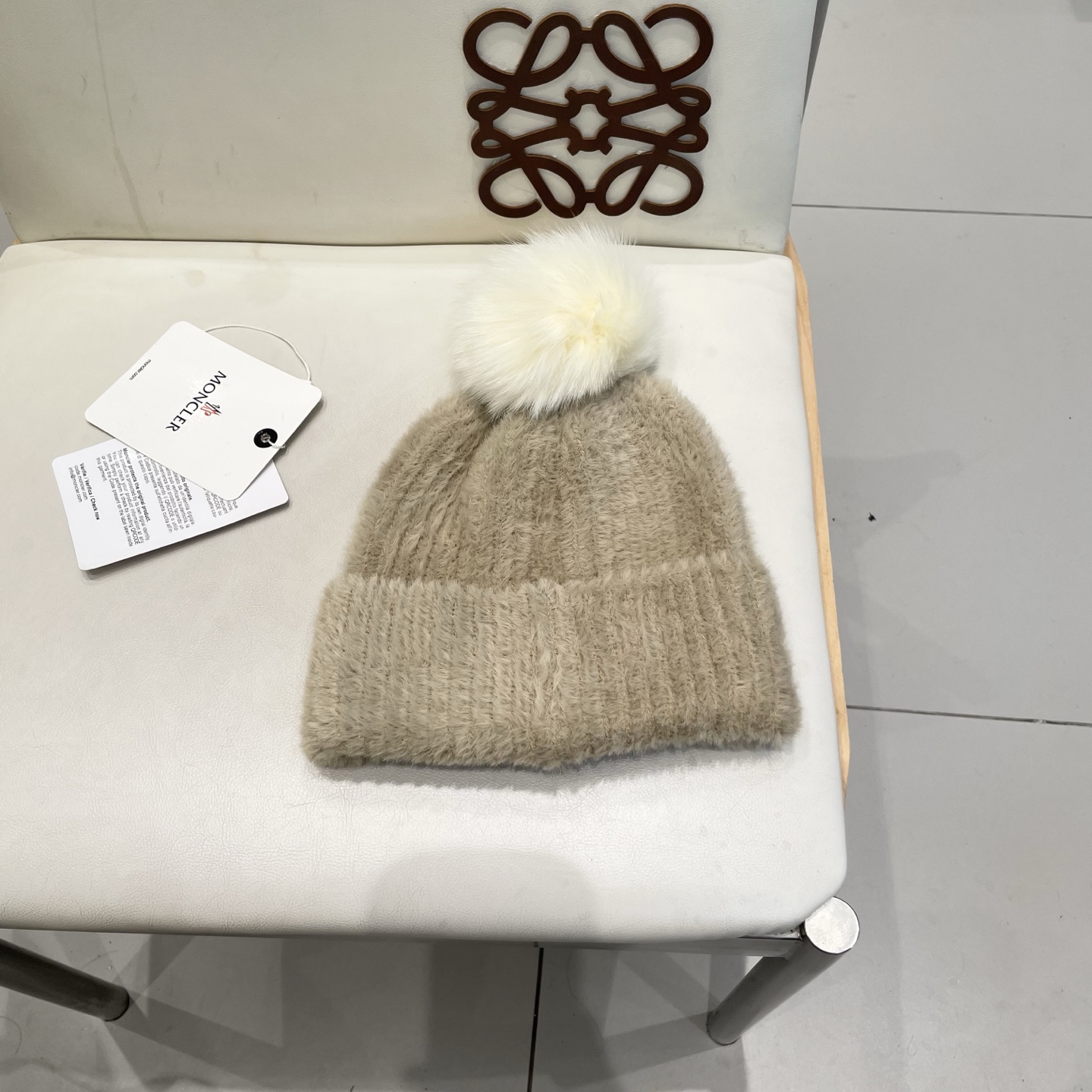 moncler2025新款秋冬韩版纯色毛线帽超大狐狸球保暖舒适针织帽保暖跨境欧