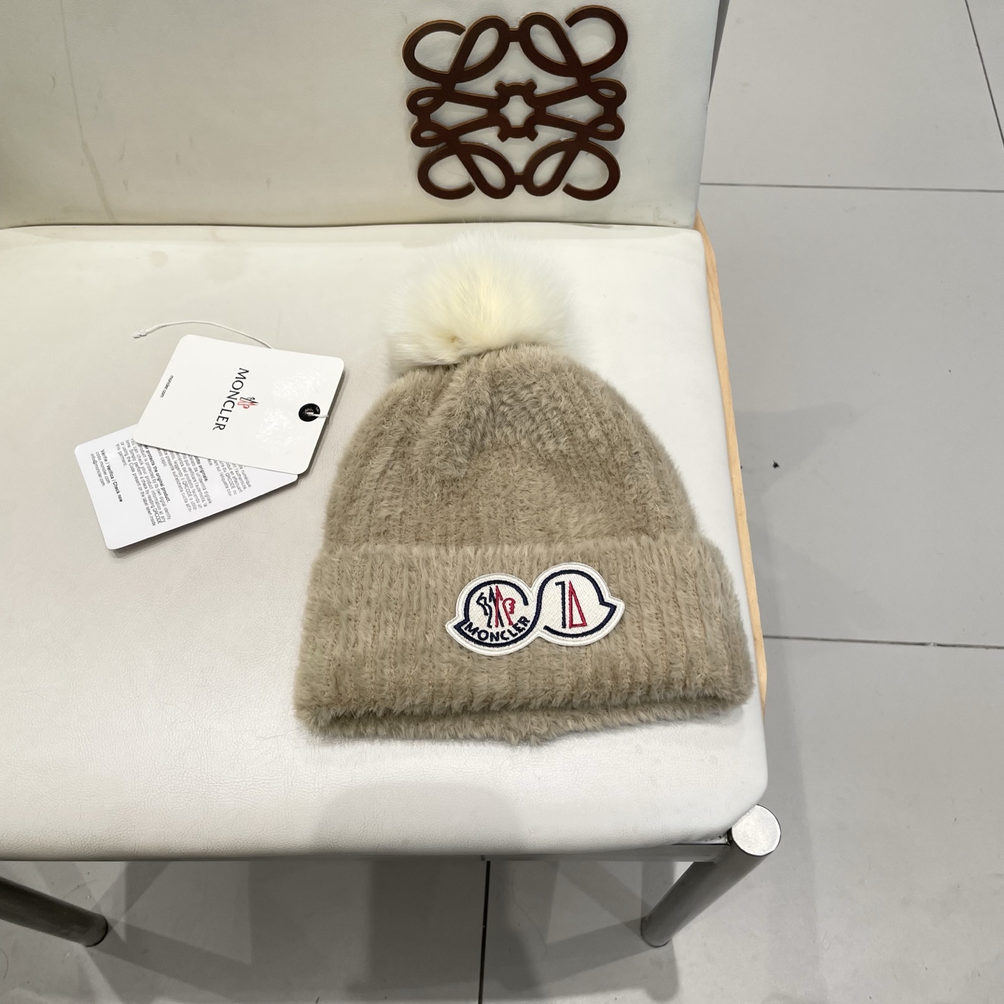 moncler2025新款秋冬韩版纯色毛线帽超大狐狸球保暖舒适针织帽保暖跨境欧