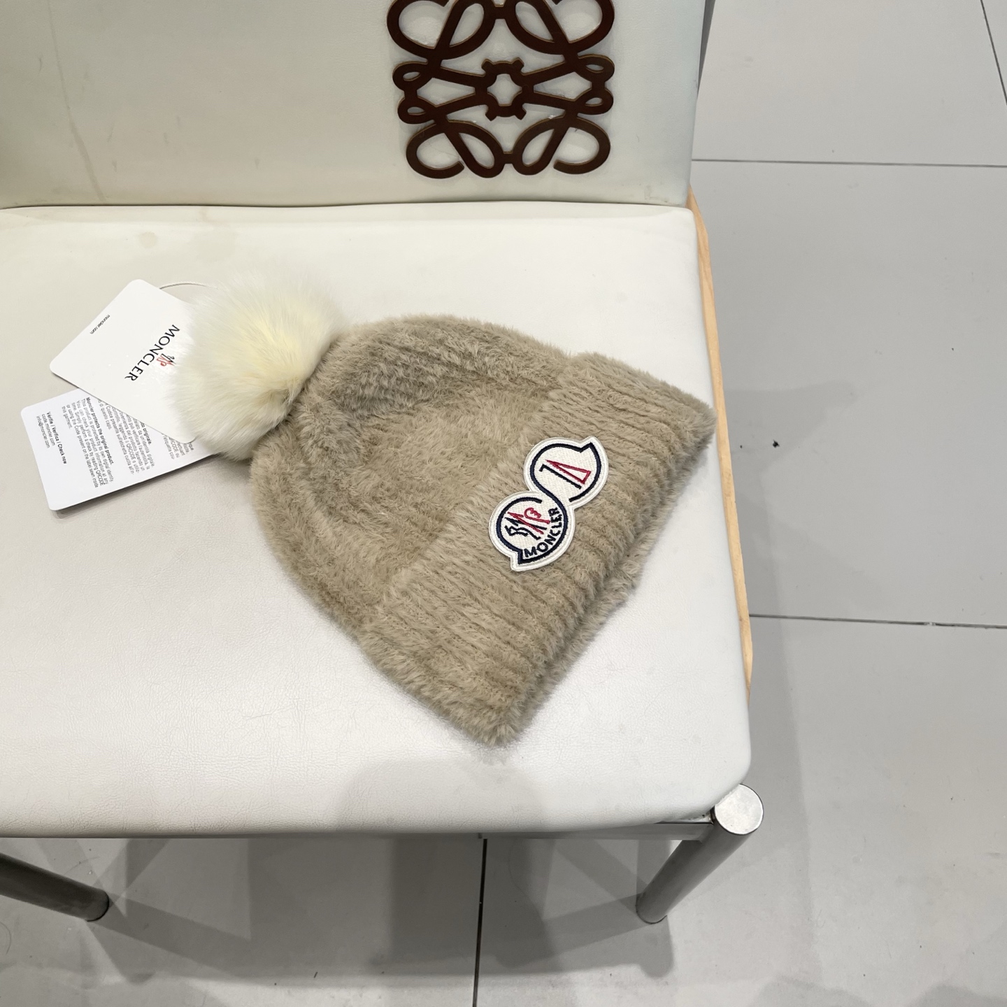 moncler2025新款秋冬韩版纯色毛线帽超大狐狸球保暖舒适针织帽保暖跨境欧