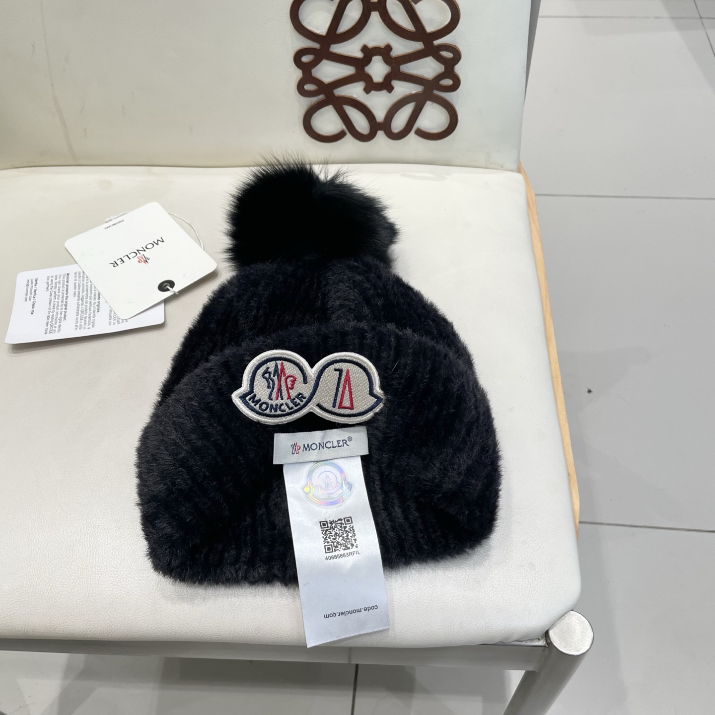 moncler2025新款秋冬韩版纯色毛线帽超大狐狸球保暖舒适针织帽保暖跨境欧