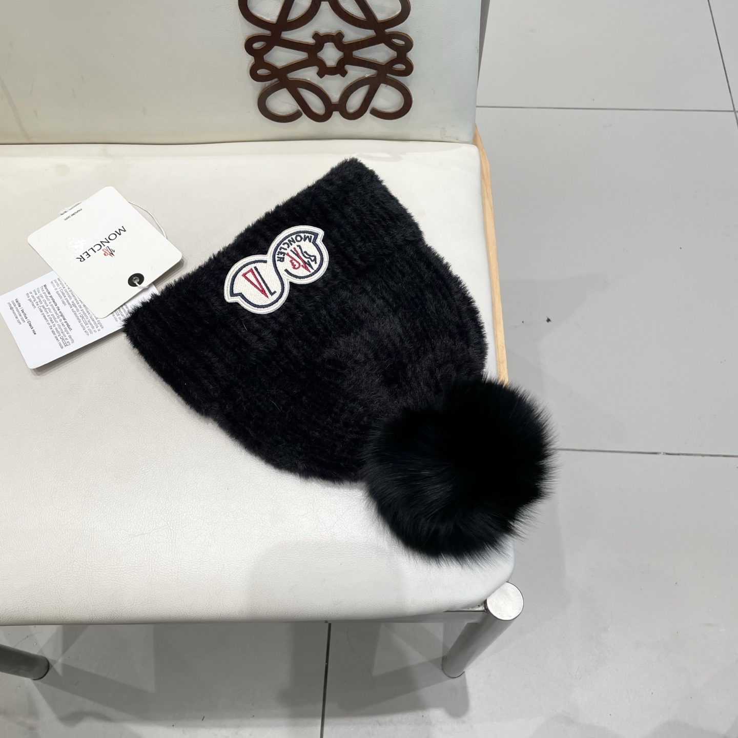 moncler2025新款秋冬韩版纯色毛线帽超大狐狸球保暖舒适针织帽保暖跨境欧