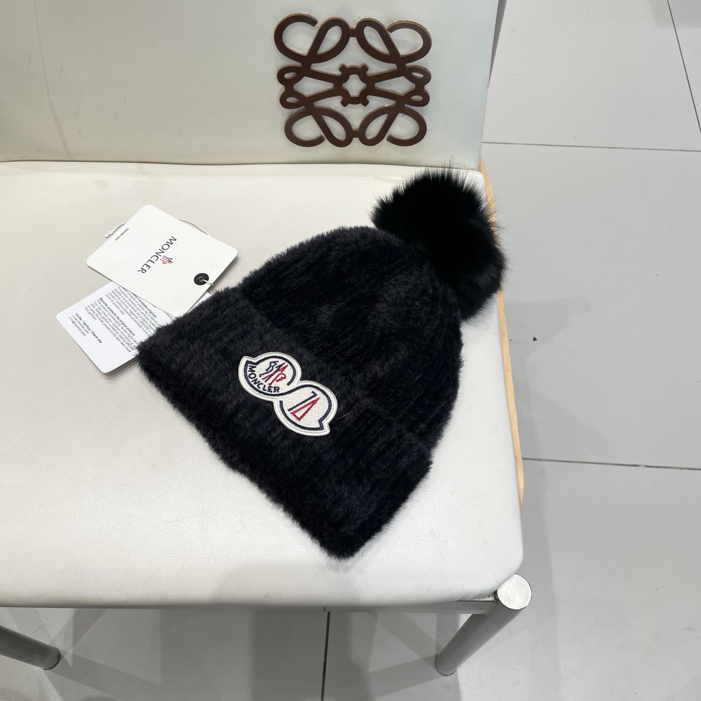 moncler2025新款秋冬韩版纯色毛线帽超大狐狸球保暖舒适针织帽保暖跨境欧