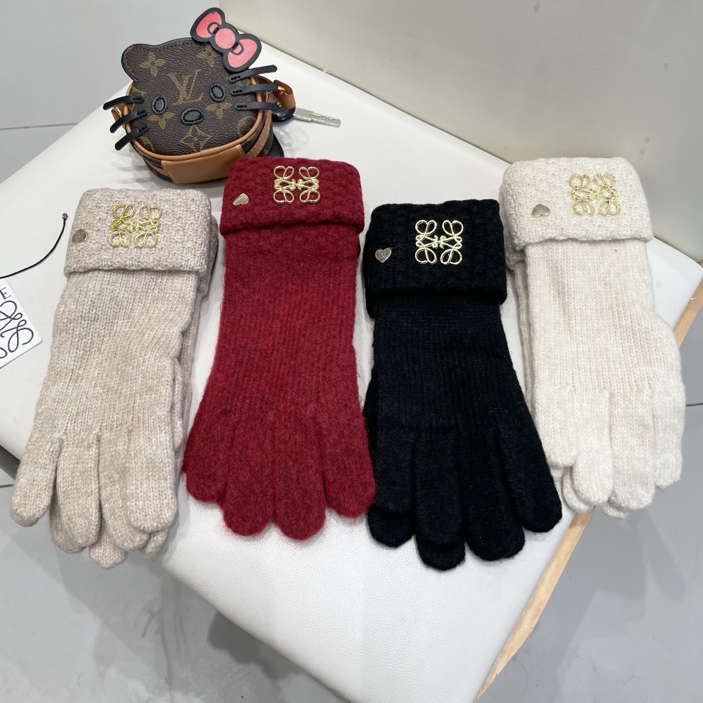 罗意威爱心保暖手套女冬季可触屏加厚情侣韩版ins针织手套可爱学生骑行