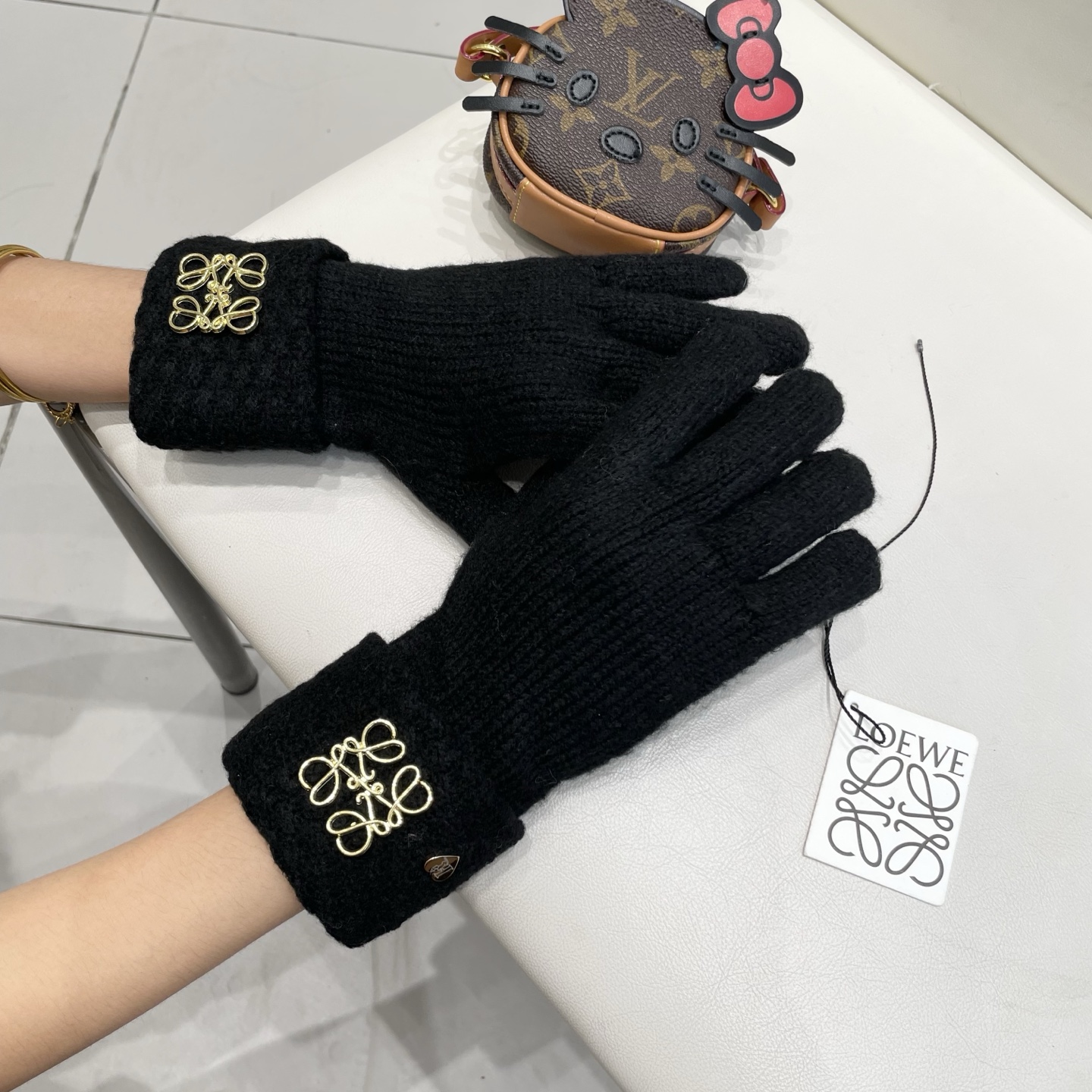罗意威爱心保暖手套女冬季可触屏加厚情侣韩版ins针织手套可爱学生骑行