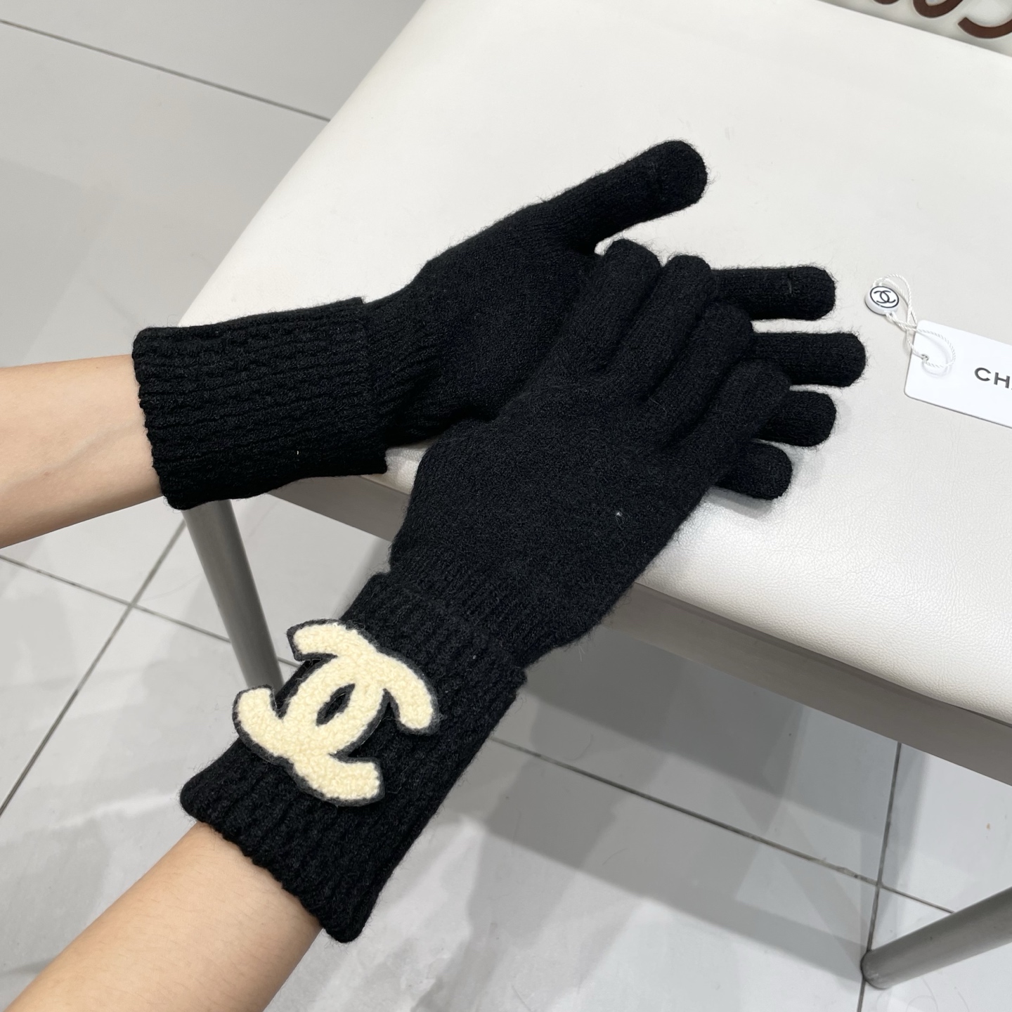 Chanel韩国单针织羊绒手套女士秋冬纯色贴标保暖防寒护腕分指漏指可触屏
