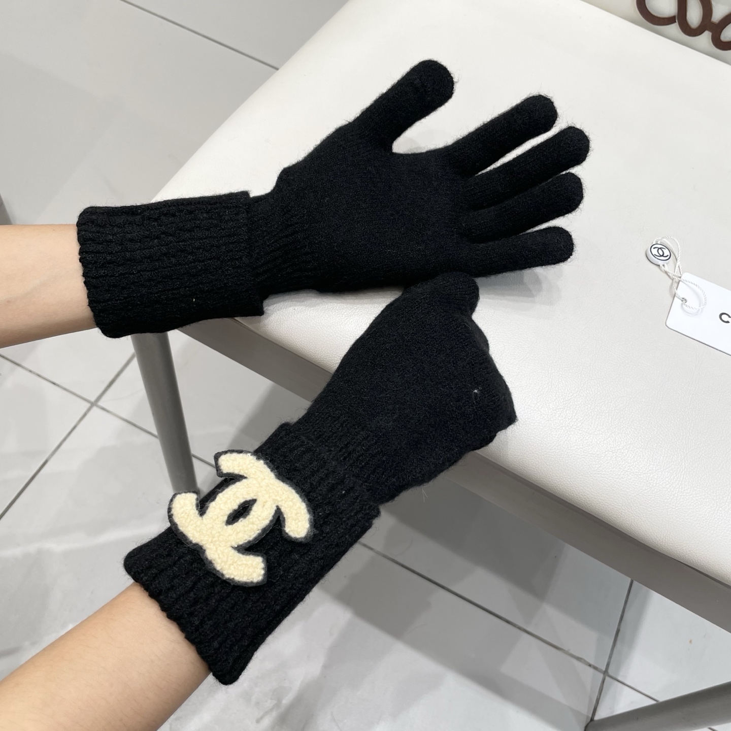 Chanel韩国单针织羊绒手套女士秋冬纯色贴标保暖防寒护腕分指漏指可触屏