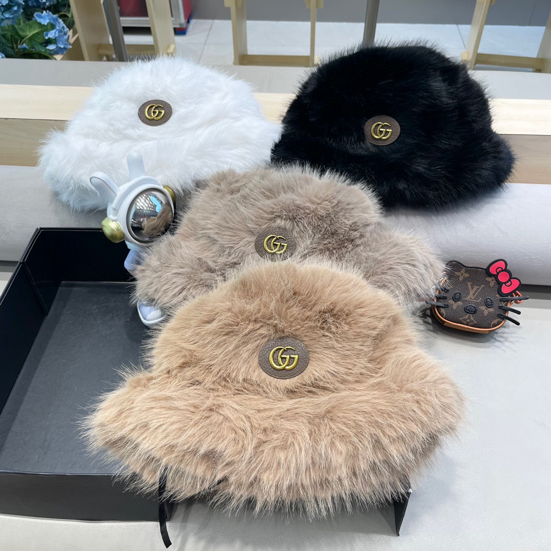 Gucci高级感仿皮草帽子女冬季新款显脸小渔夫帽毛绒防寒护耳保暖盆帽潮