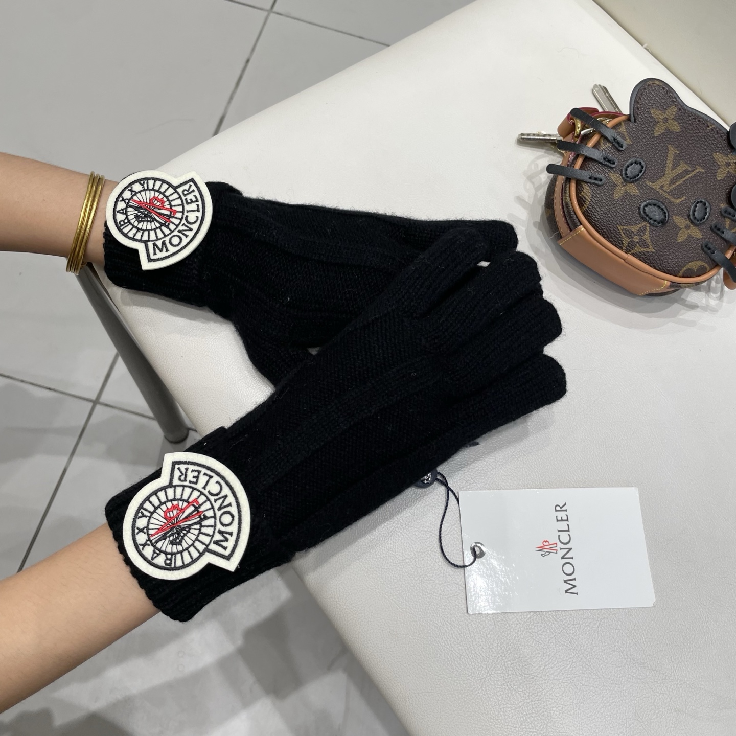 moncler纯色针织毛线手套学生可爱韩国女保暖可触屏露二指分指骑车冬季