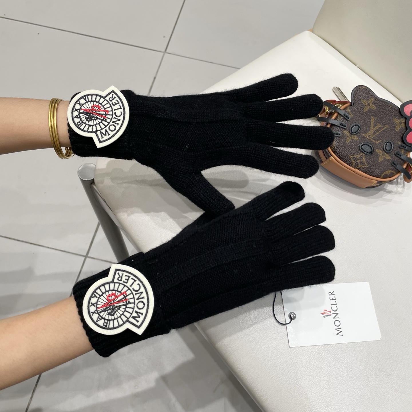 moncler纯色针织毛线手套学生可爱韩国女保暖可触屏露二指分指骑车冬季