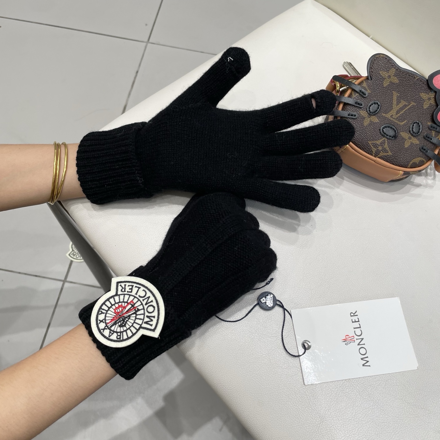 moncler纯色针织毛线手套学生可爱韩国女保暖可触屏露二指分指骑车冬季