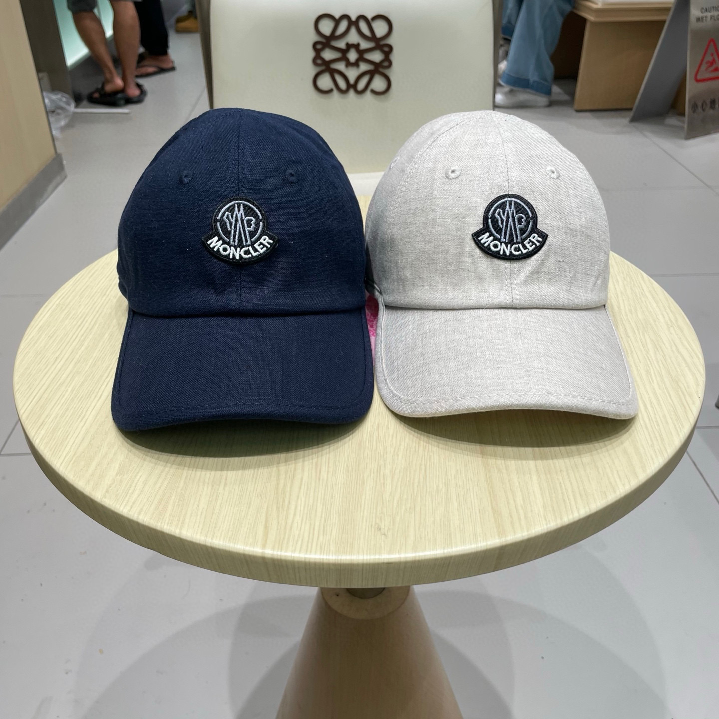 蒙口MONCLER新款棒球帽，麻料时尚炸街单品，风格很OK，网红.时尚博主的最爱！高品质舒适透气，凹造型