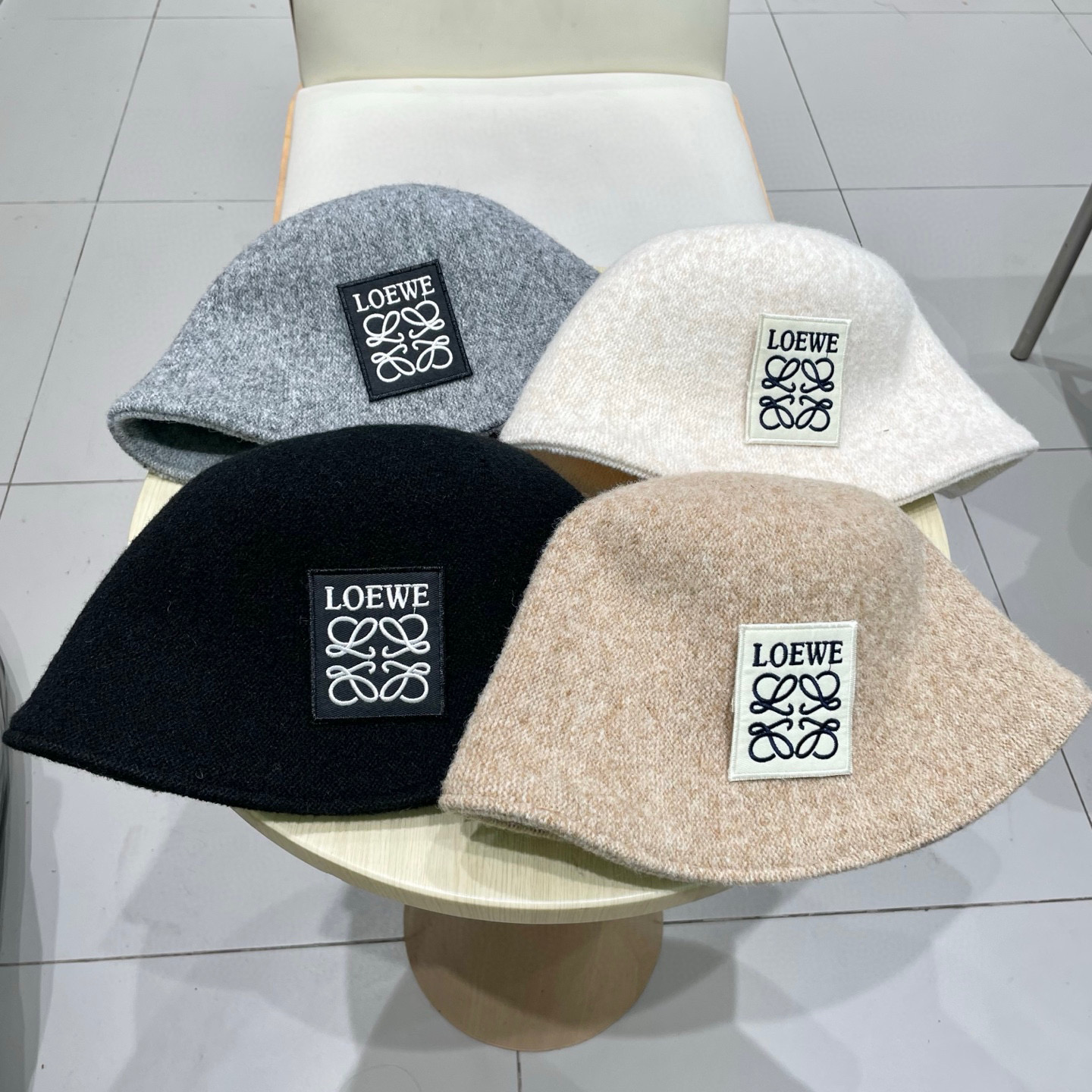 ＬＯＥＷＥ罗意威秋冬双面戴小众渔夫帽子女可折叠显脸小纯色百搭简约出游休闲盆帽