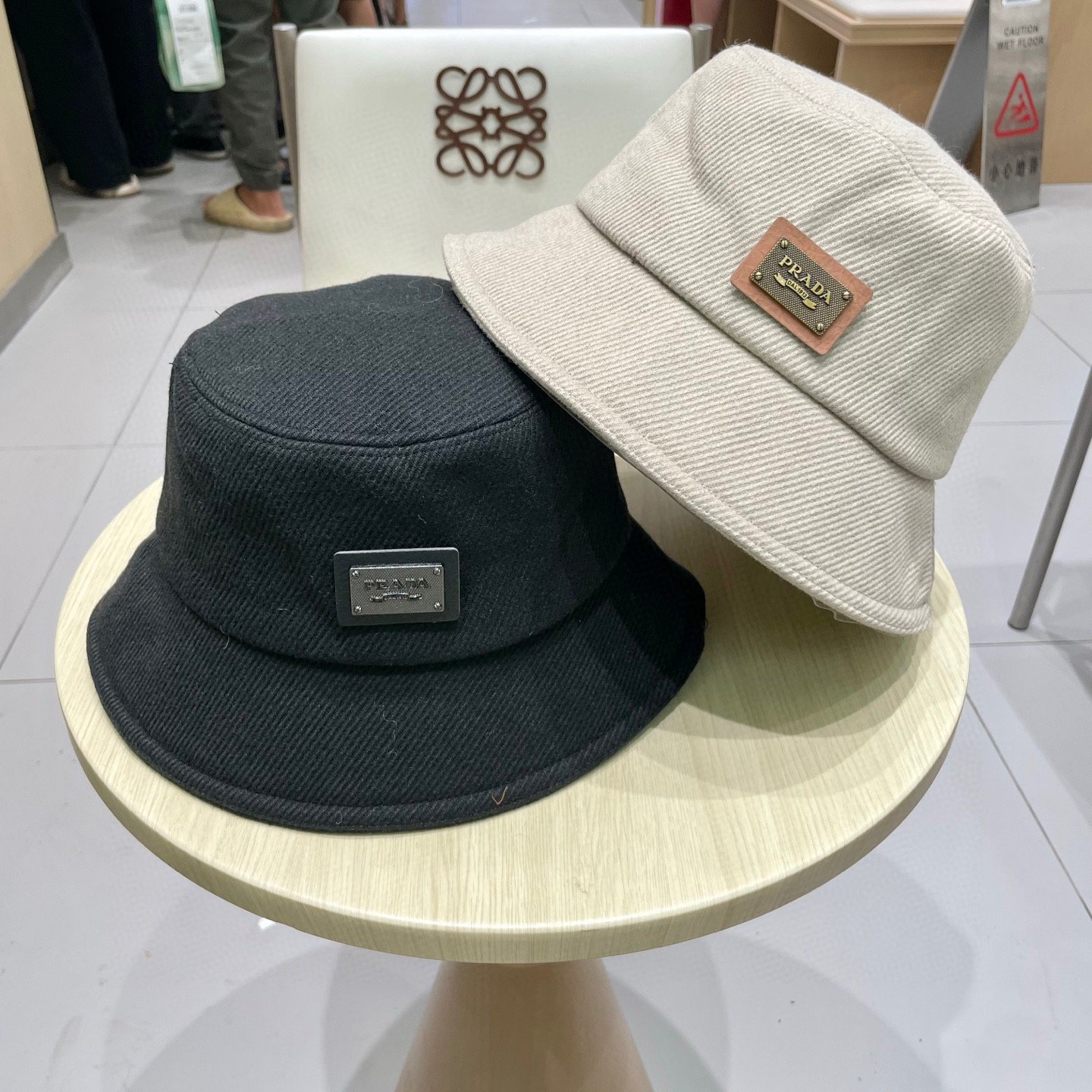 普拉达】Prada 25秋冬新款大牌渔夫帽，显脸小 大牌款超好搭配，赶紧入手！