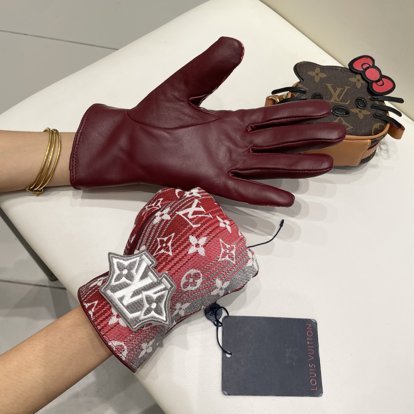 2025🧤LV渐变新品布配皮手套，时尚机车🚗手套，秋冬新品布内里，时尚🌺上手超舒适柔软、百搭！集美女神必