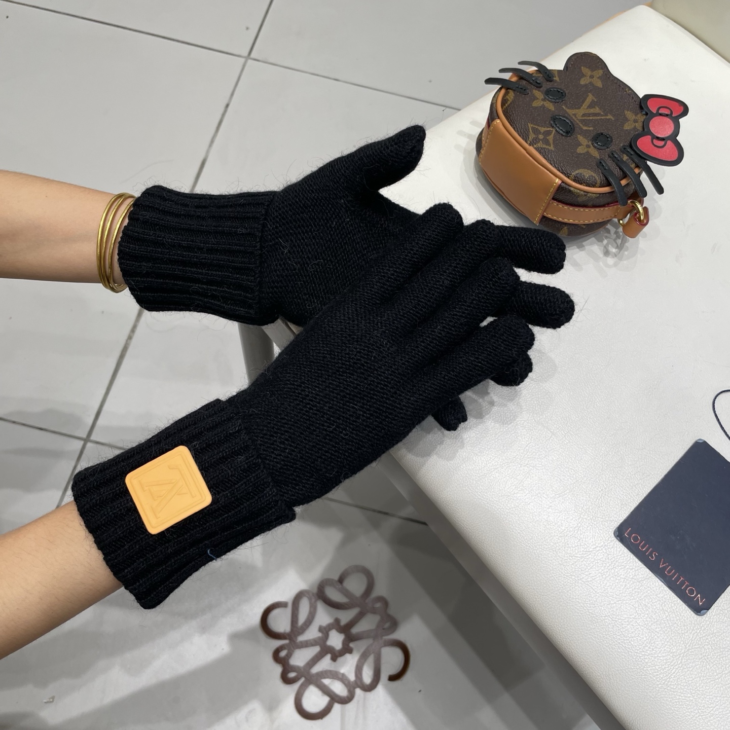 配包装✨ 官网同款小红书爆款LV路易威登新款秋冬羊毛针织手套🧤纯色系列今年秋冬大火。 每色都超好看 搭配