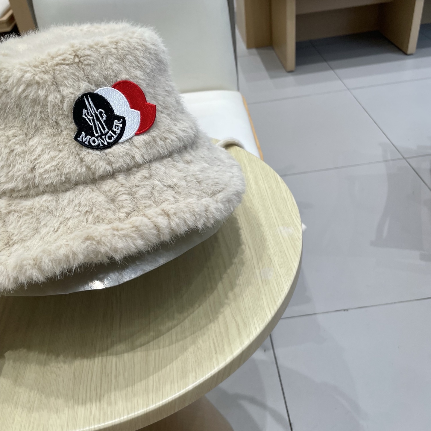 蒙口moncler冬季毛绒渔夫帽女2025新款大头围百搭加厚保暖护耳水桶帽