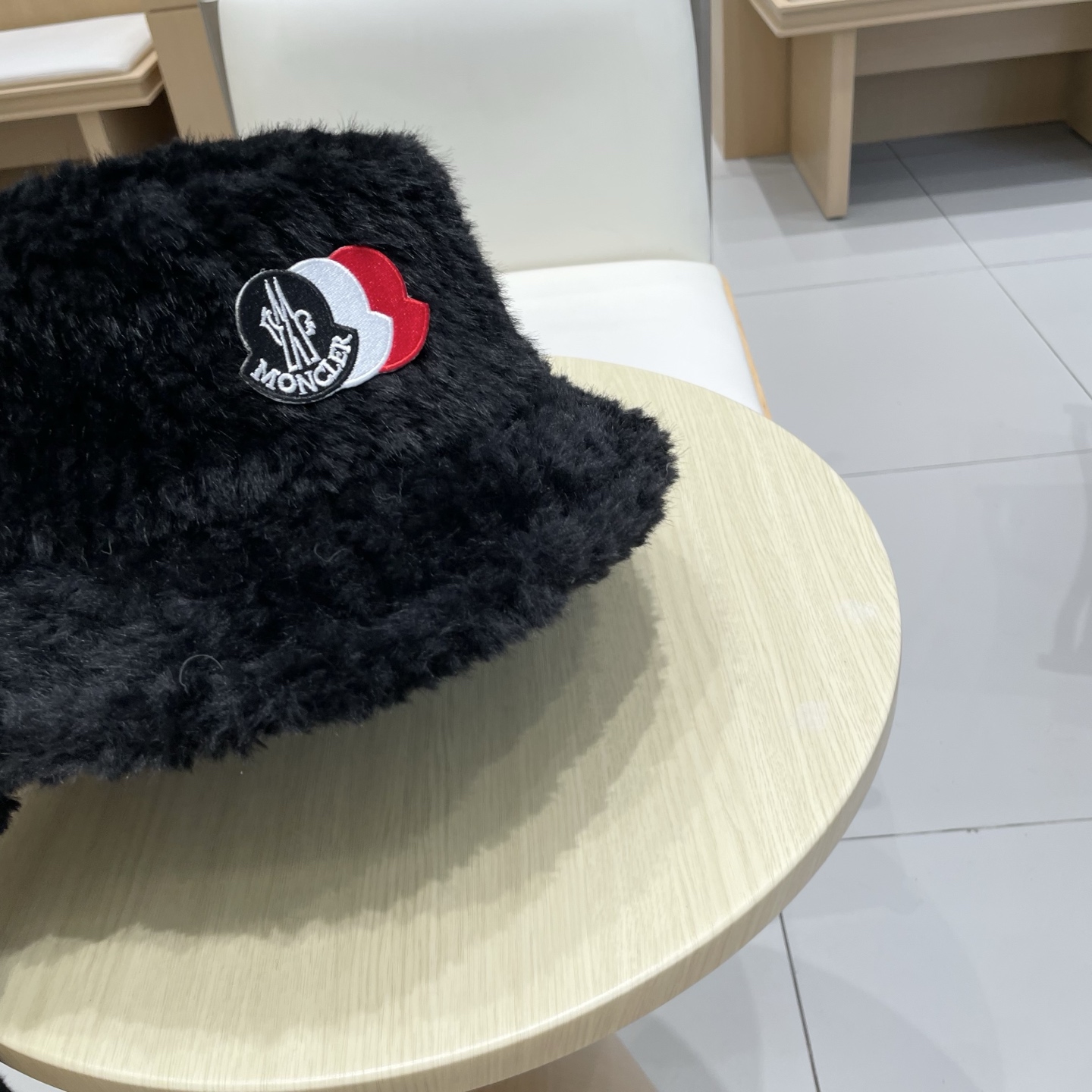 蒙口moncler冬季毛绒渔夫帽女2025新款大头围百搭加厚保暖护耳水桶帽