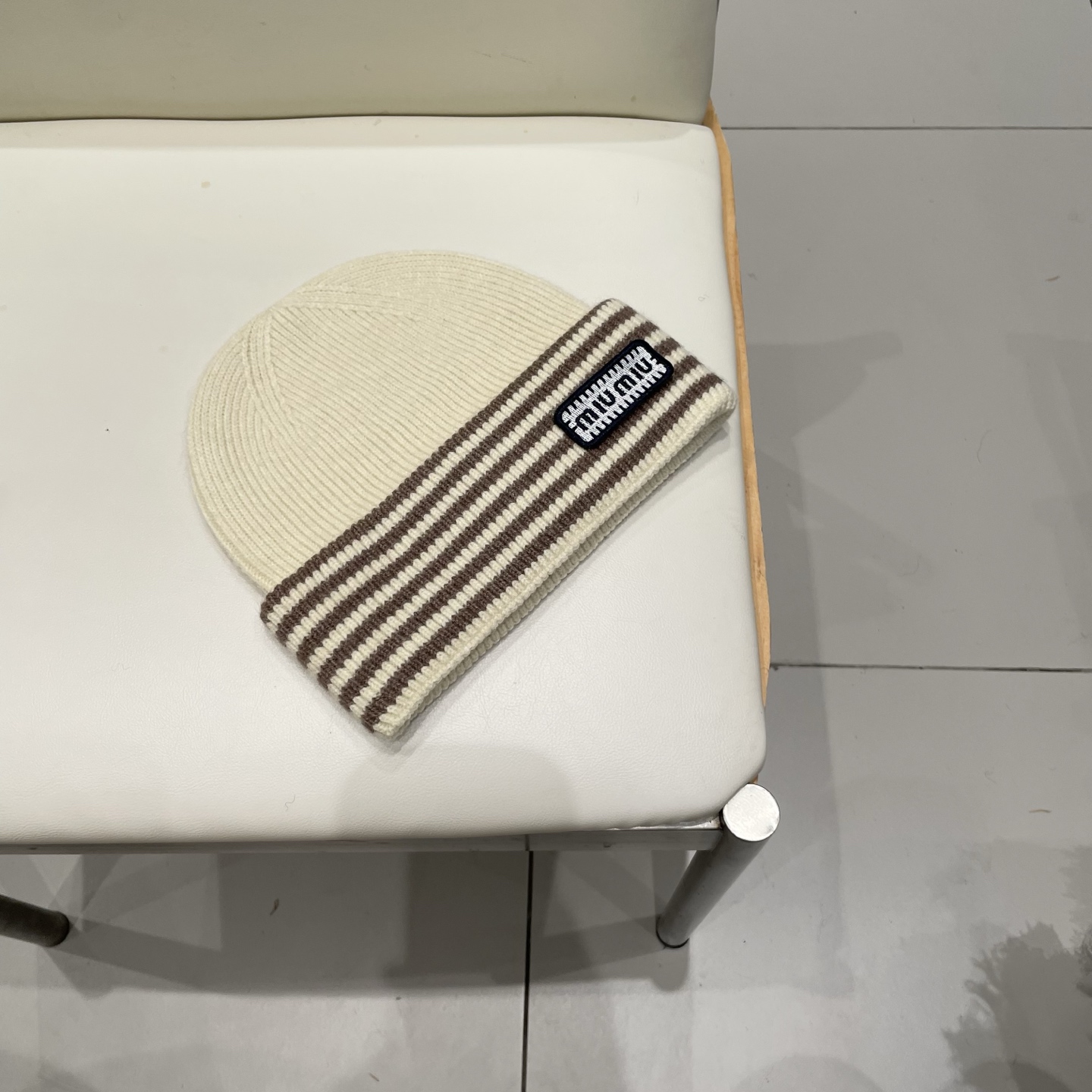 miumiu缪缪🐰秋冬毛线帽这种高级简直质感从头开始了！巨推荐大家这顶不管什么类型的衣服都好配💖休闲和甜